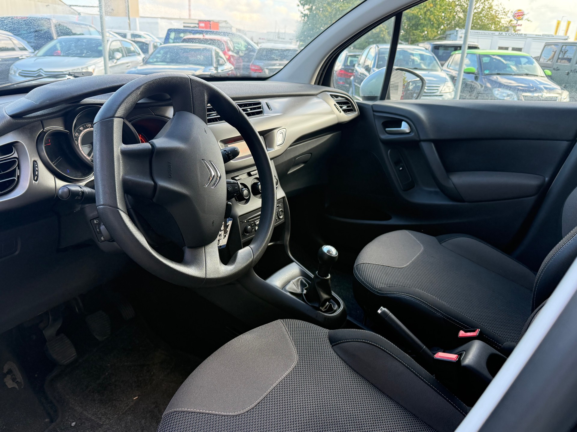 CITROEN C3 1.2i Exclusive-image-8