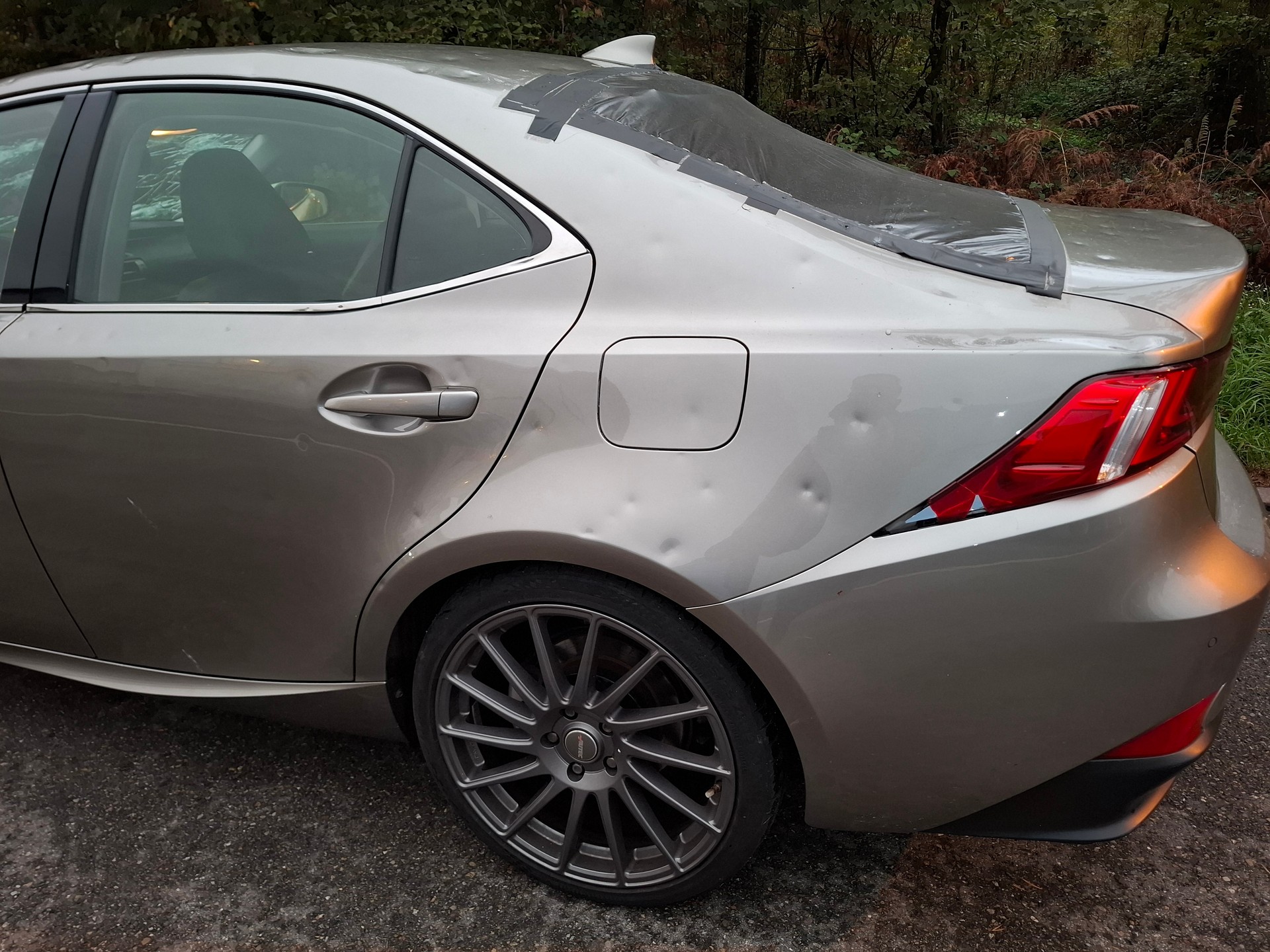 LEXUS IS 300h Sport Automatic-image-7