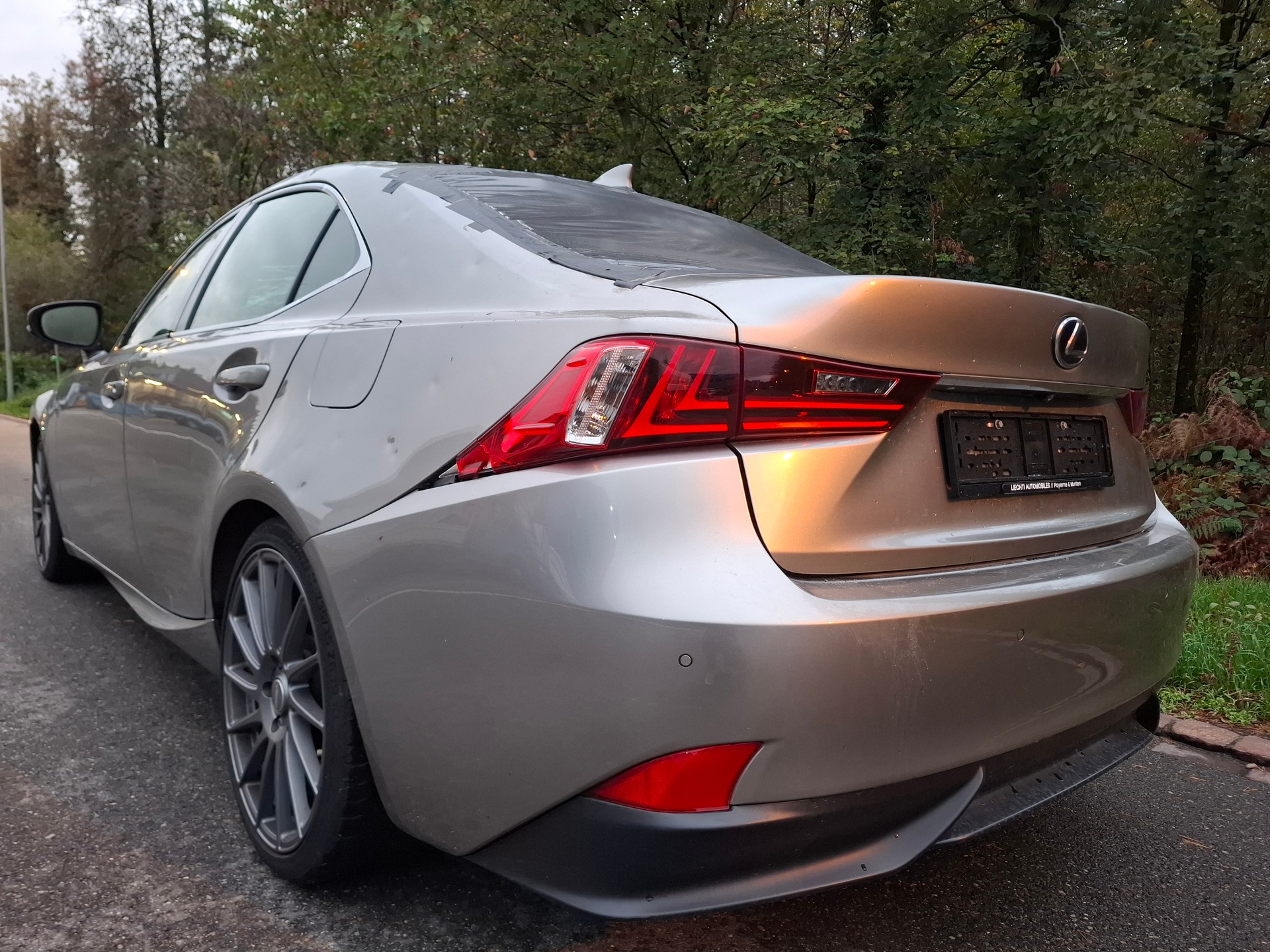 LEXUS IS 300h Sport Automatic-image-5