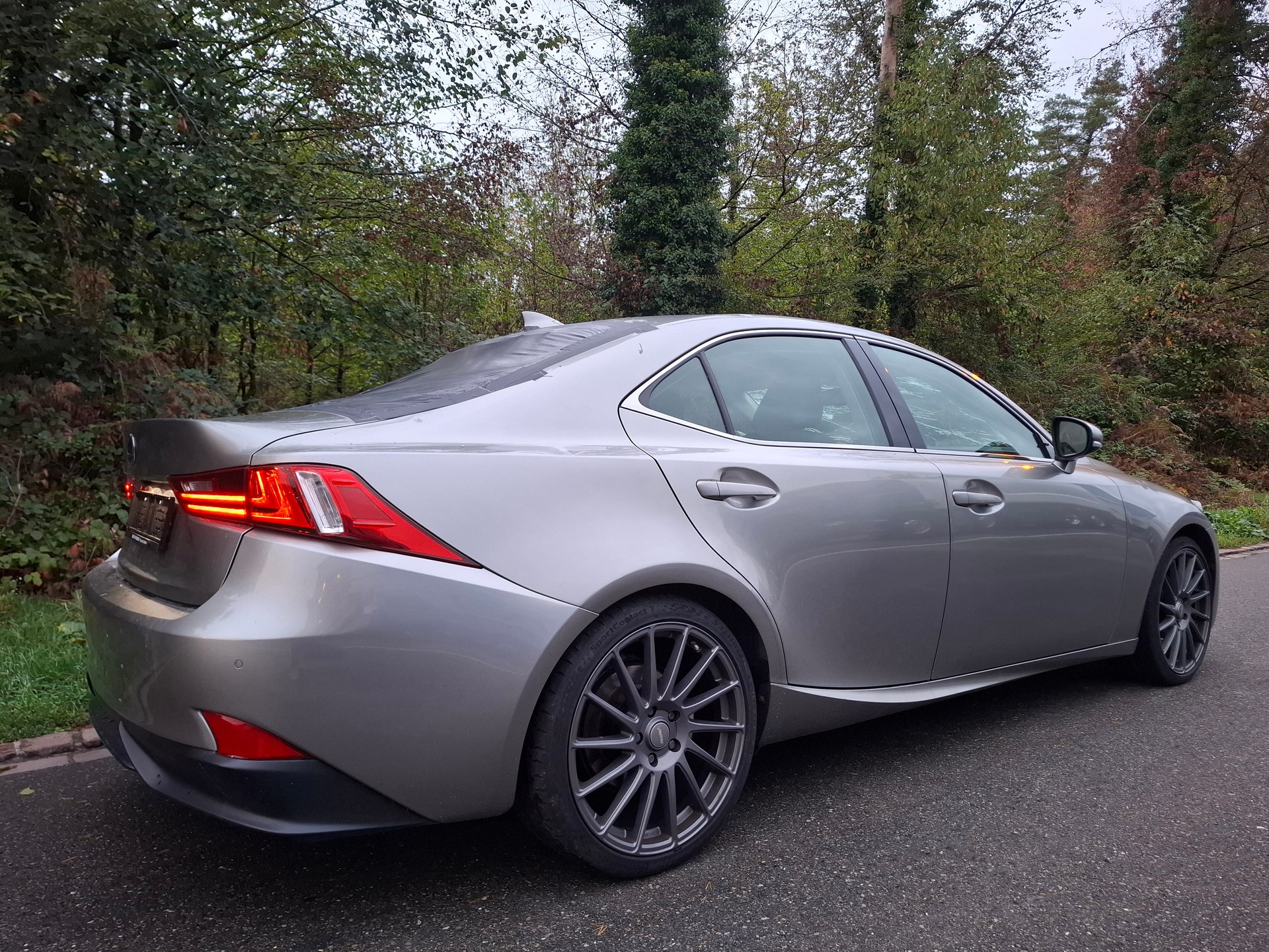 LEXUS IS 300h Sport Automatic-image-15