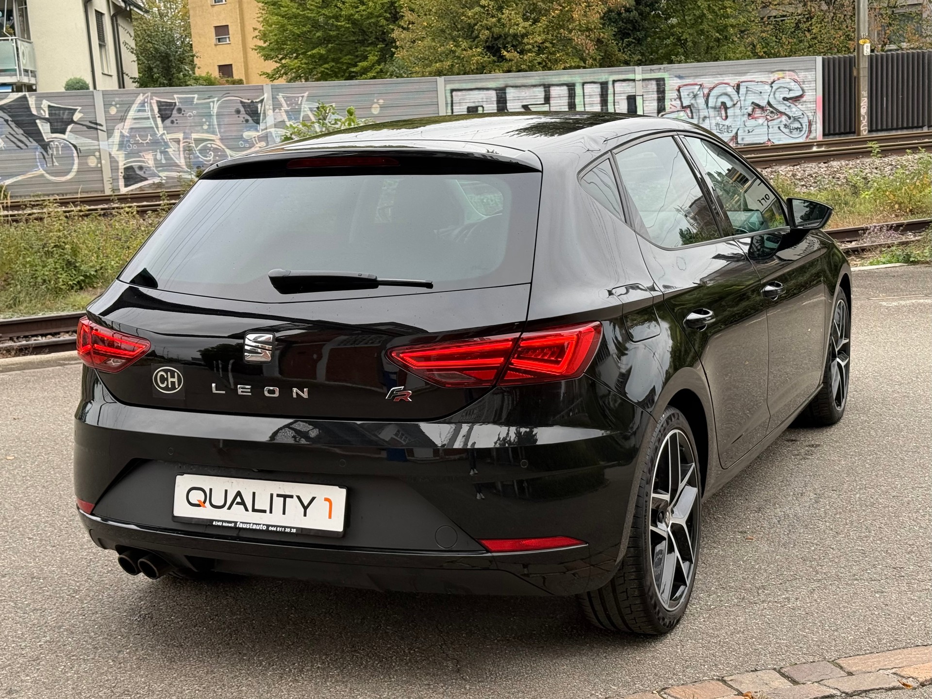 SEAT Leon 1.8 TSI Swiss FR-image-5