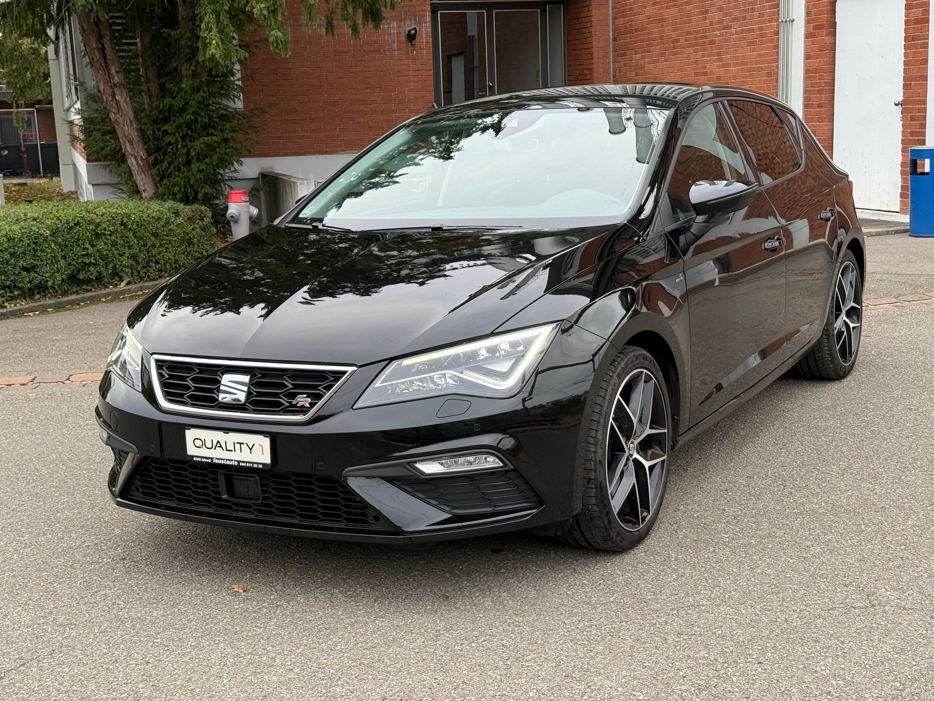 SEAT Leon 1.8 TSI Swiss FR-image-2