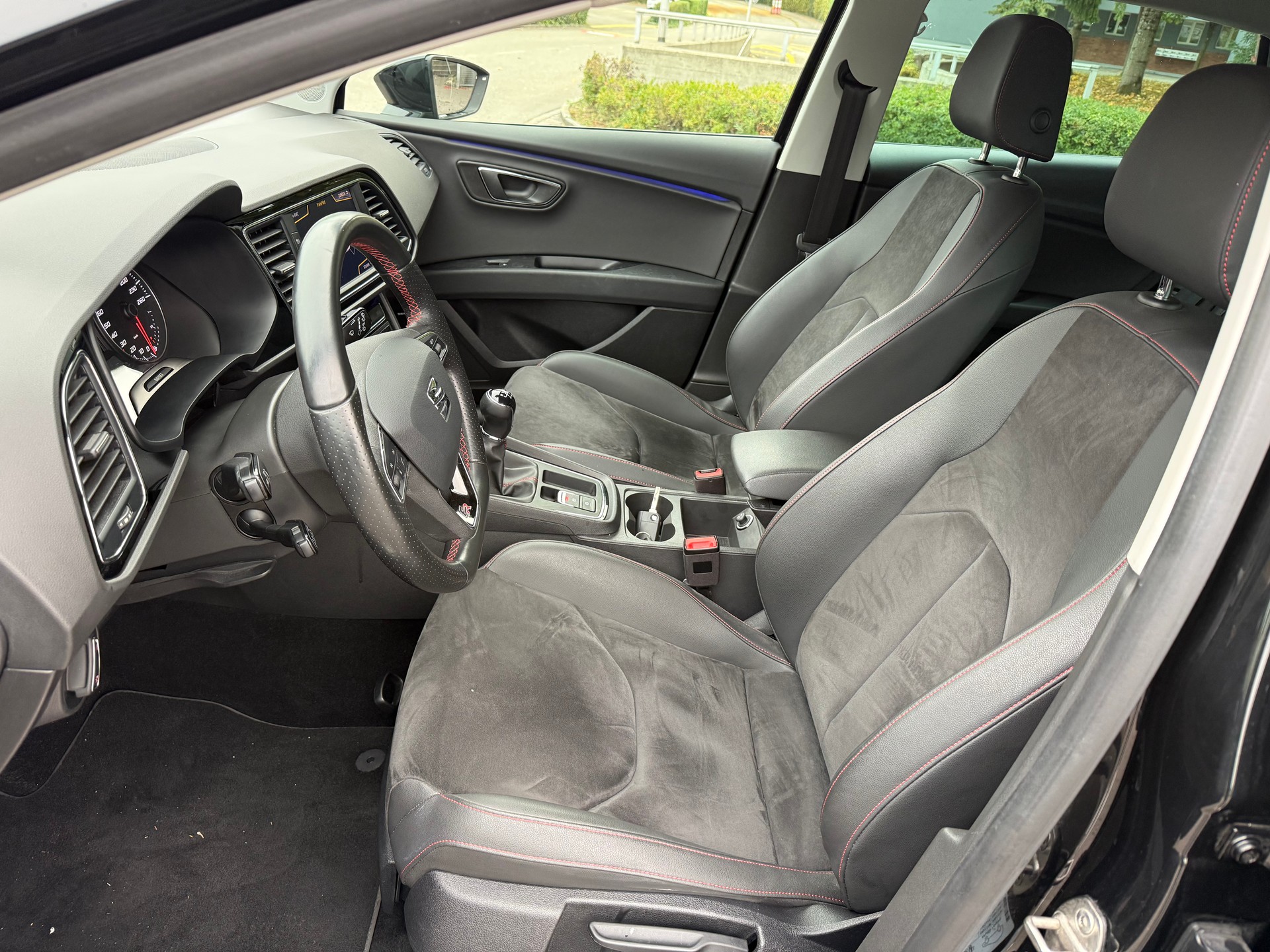 SEAT Leon 1.8 TSI Swiss FR-image-6