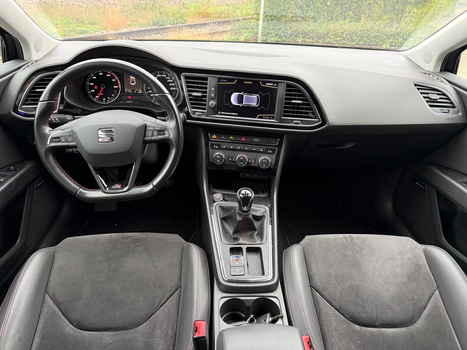 SEAT Leon 1.8 TSI Swiss FR-image-8