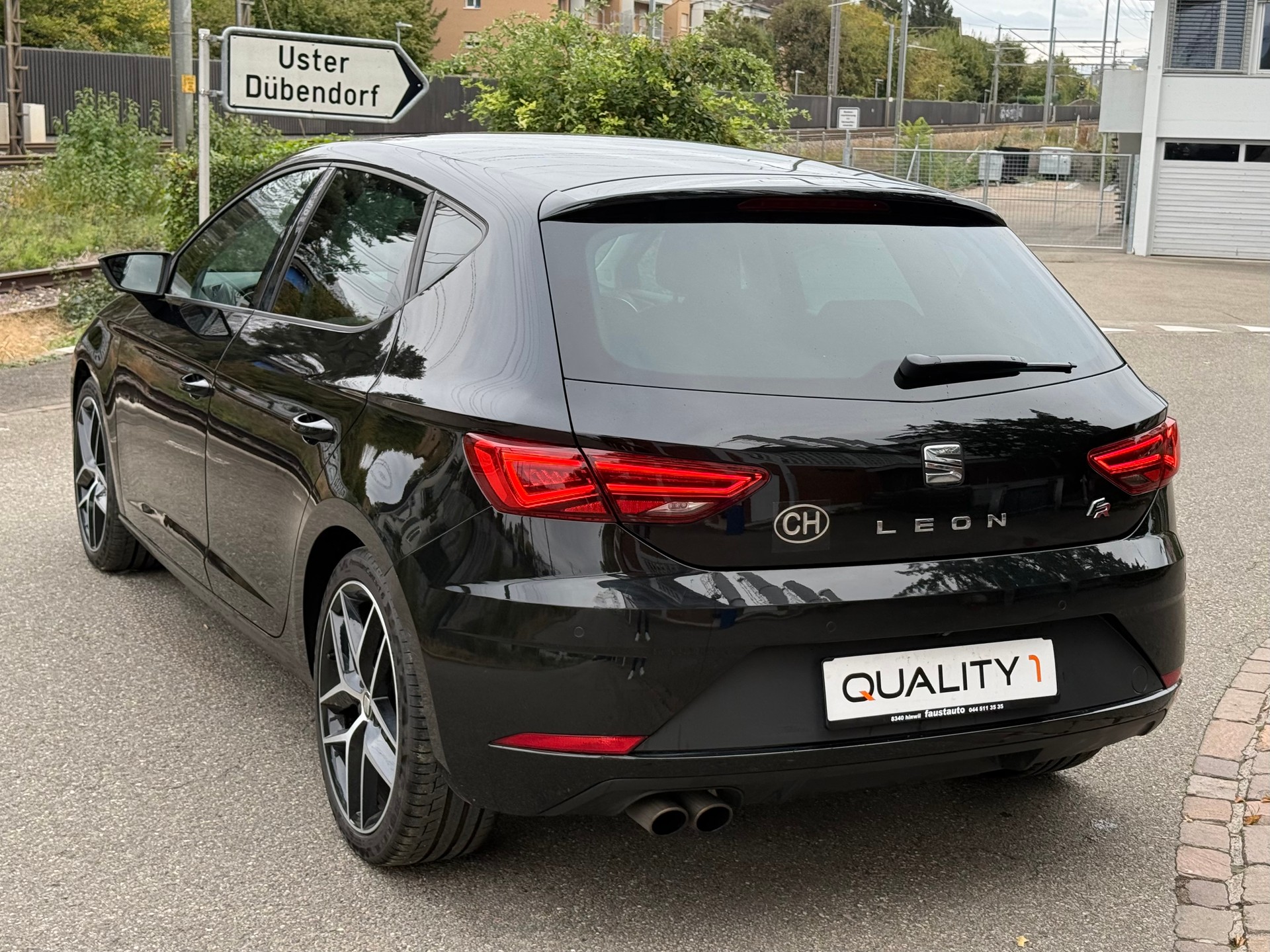 SEAT Leon 1.8 TSI Swiss FR-image-3