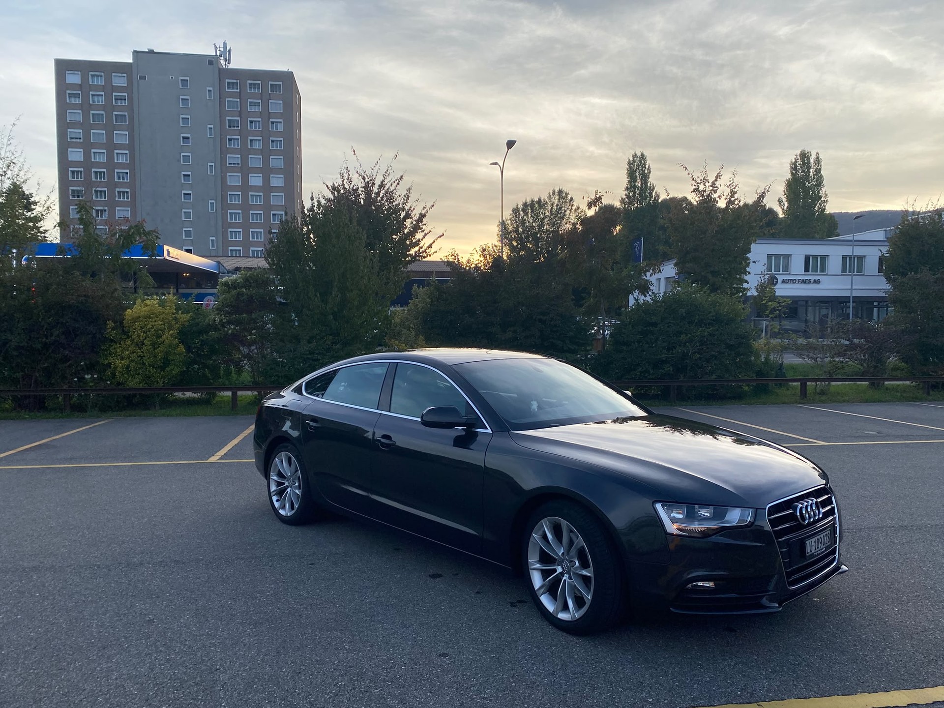 AUDI A5 Sportback MFK Sehr Gepflegt und Sauber Top Zustand-image-0