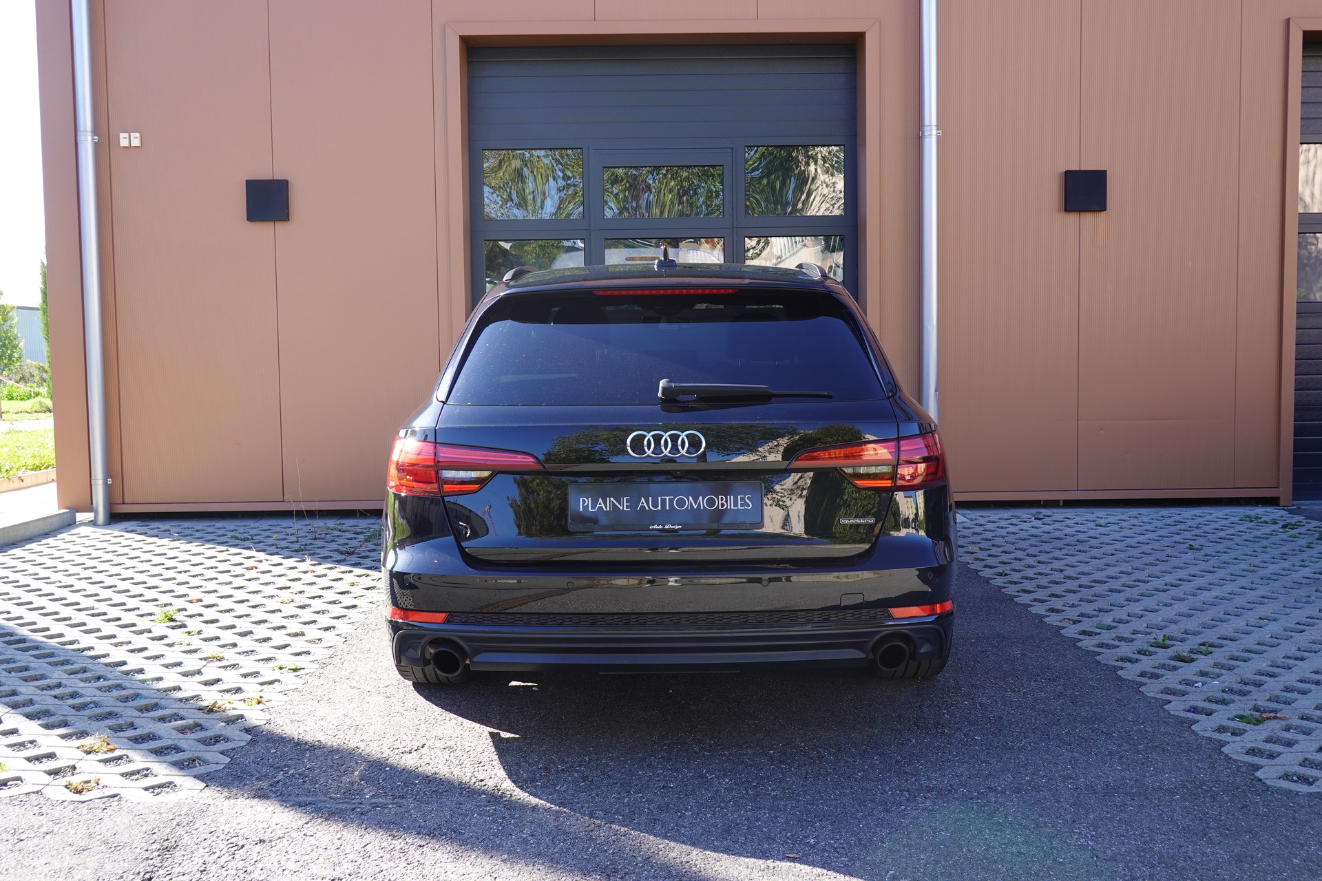 AUDI A4 Avant 2.0 TFSI quattro - "CH Auto * Toit Ouvrant * Cuir/Alcantara * Son Bang&Olufsen * Sièges Electriques Chauffants"-image-8