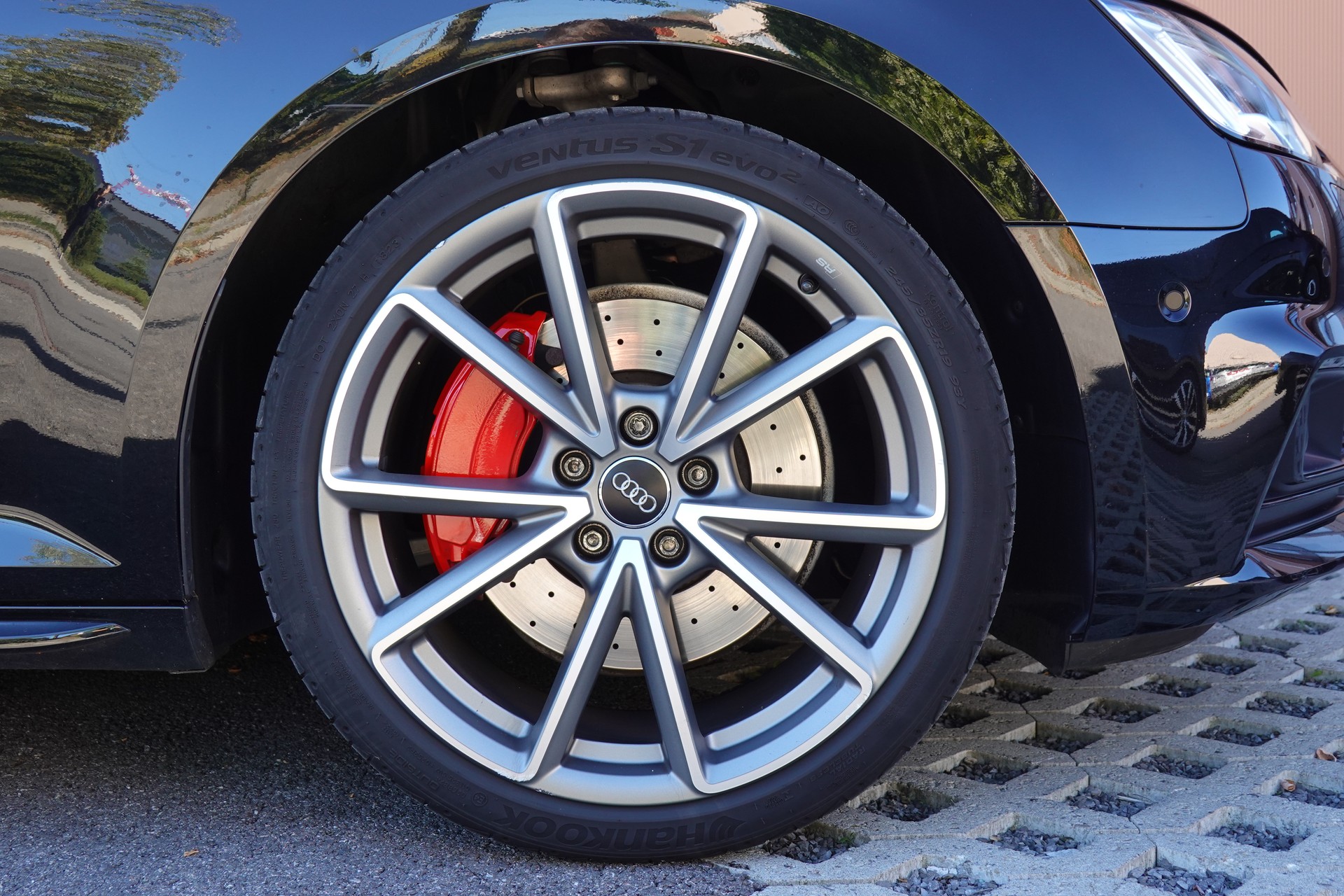 AUDI A4 Avant 2.0 TFSI quattro - "CH Auto * Toit Ouvrant * Cuir/Alcantara * Son Bang&Olufsen * Sièges Electriques Chauffants"-image-4