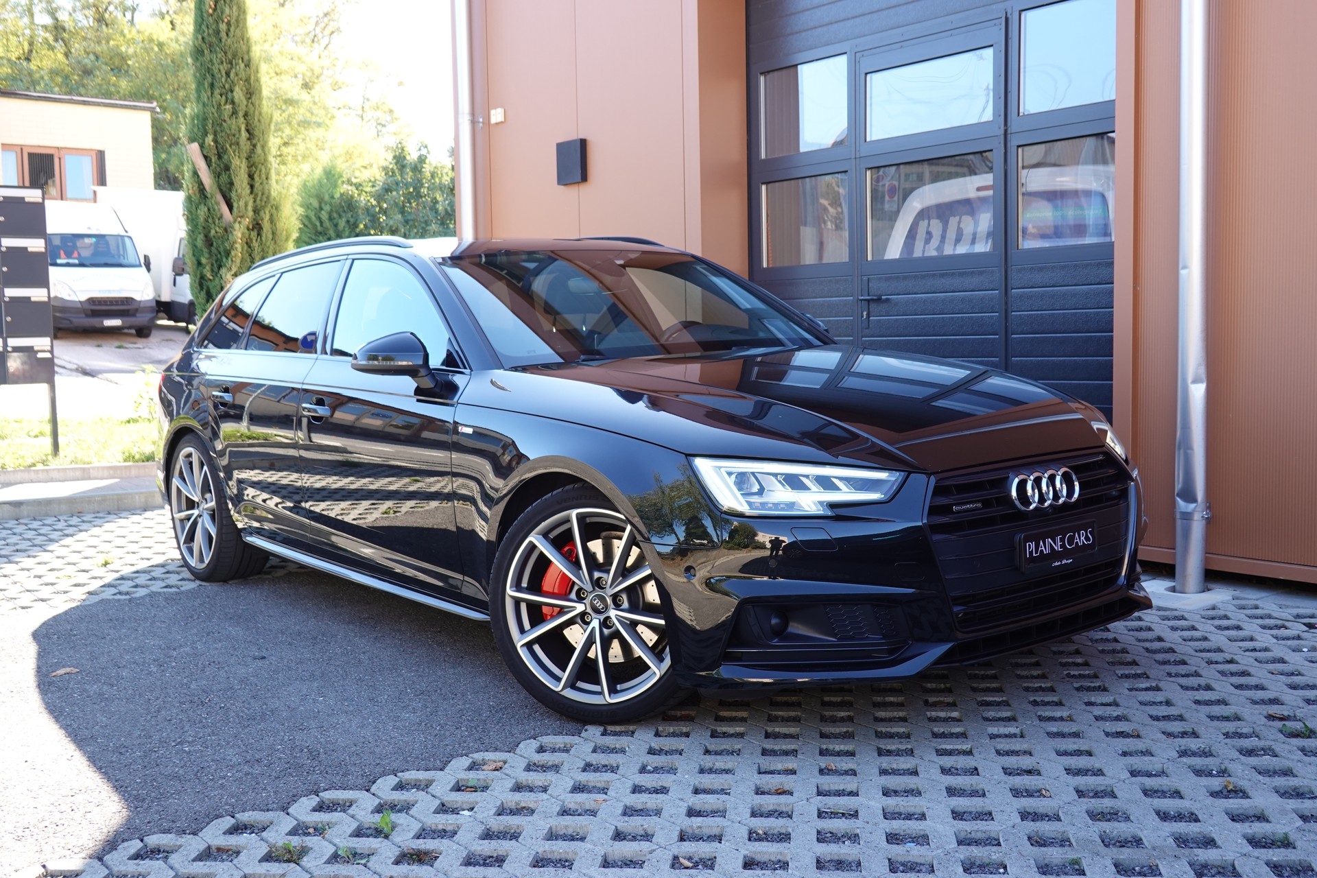 AUDI A4 Avant 2.0 TFSI quattro - "CH Auto * Toit Ouvrant * Cuir/Alcantara * Son Bang&Olufsen * Sièges Electriques Chauffants"-image-5