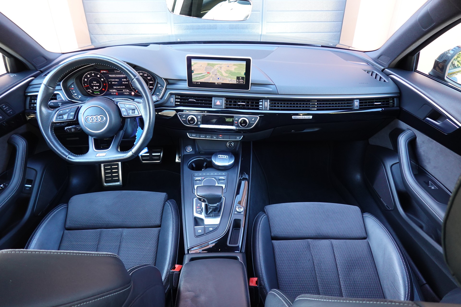 AUDI A4 Avant 2.0 TFSI quattro - "CH Auto * Toit Ouvrant * Cuir/Alcantara * Son Bang&Olufsen * Sièges Electriques Chauffants"-image-10