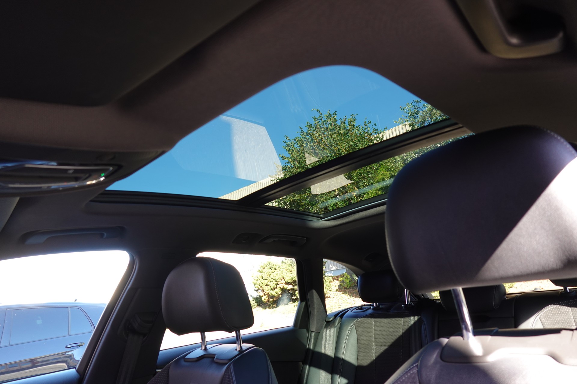 AUDI A4 Avant 2.0 TFSI quattro - "CH Auto * Toit Ouvrant * Cuir/Alcantara * Son Bang&Olufsen * Sièges Electriques Chauffants"-image-21