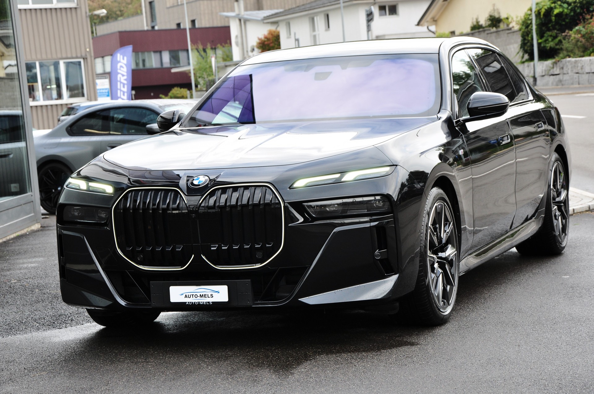 BMW 740d xDrive 48V M Sport Pro Steptronic-image-13