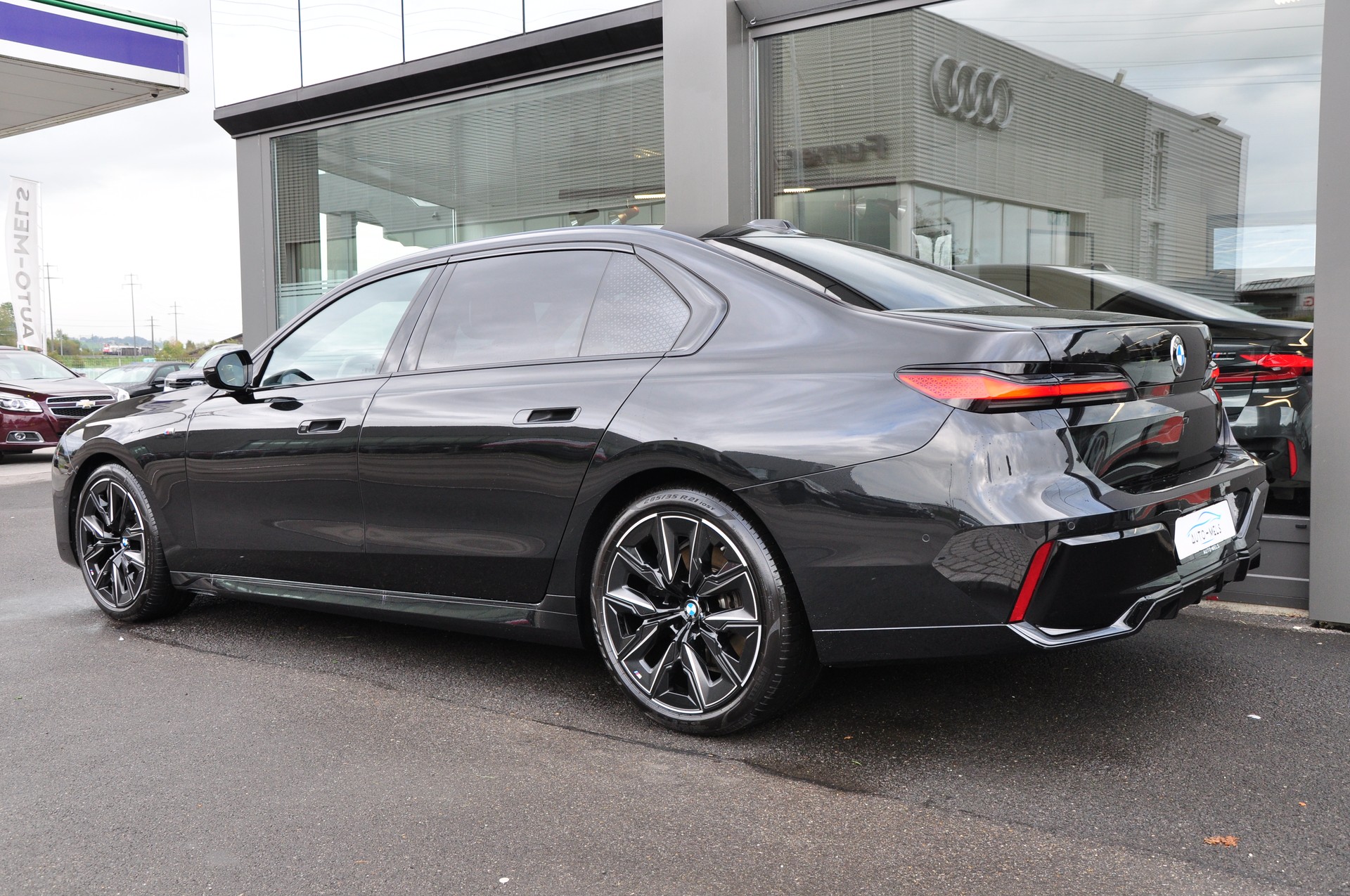 BMW 740d xDrive 48V M Sport Pro Steptronic-image-8