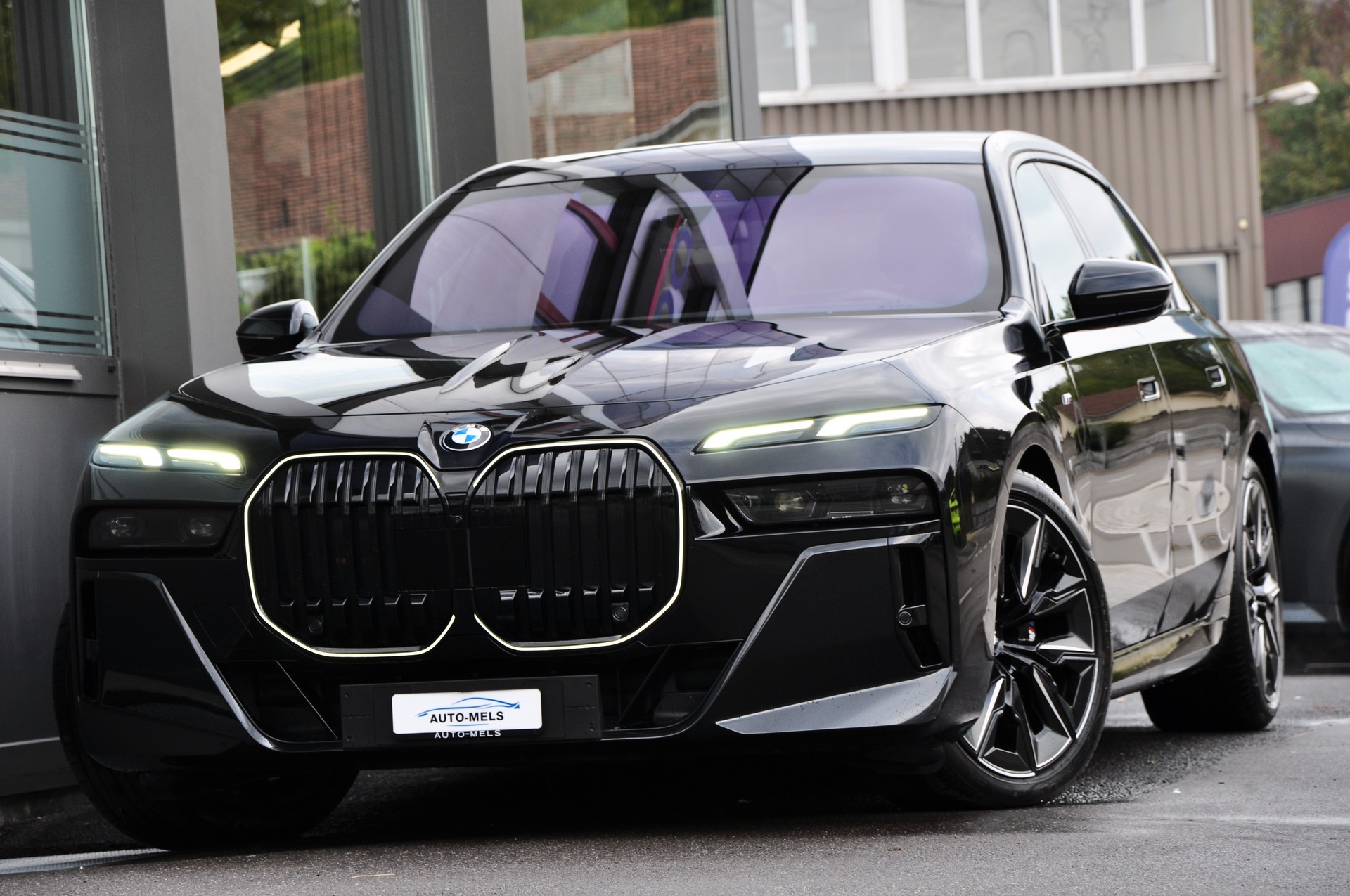 BMW 740d xDrive 48V M Sport Pro Steptronic-image-0