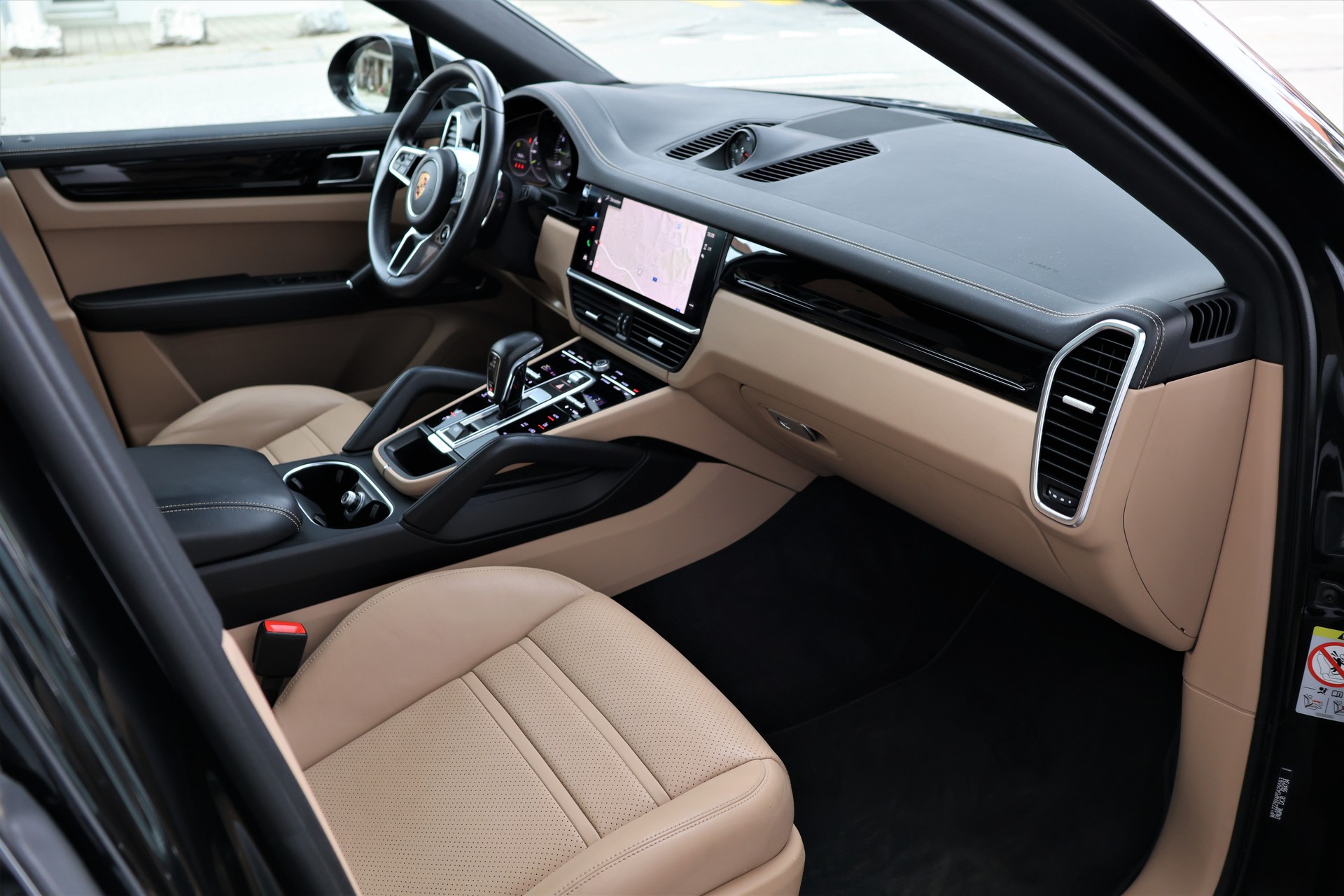 PORSCHE Cayenne Coupé E-Hybrid Platinum Edition *BlackStyle*-image-20