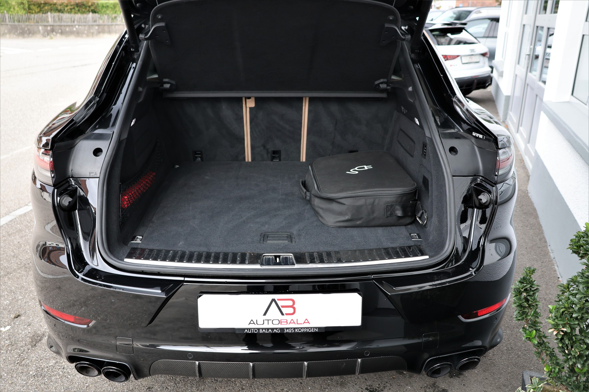 PORSCHE Cayenne Coupé E-Hybrid Platinum Edition *BlackStyle*-image-19