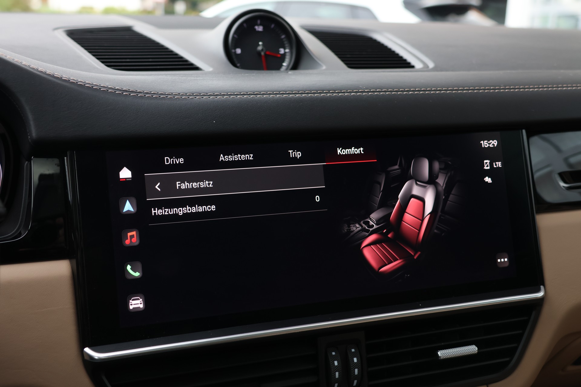 PORSCHE Cayenne Coupé E-Hybrid Platinum Edition *BlackStyle*-image-28