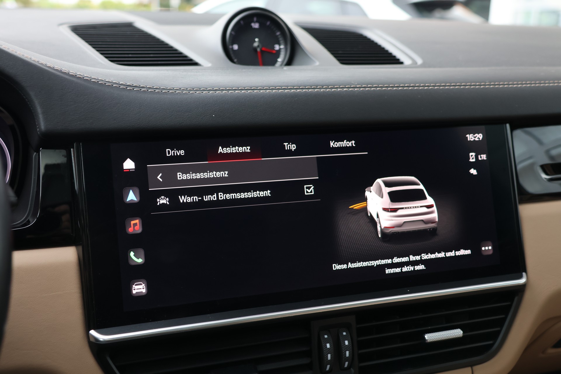 PORSCHE Cayenne Coupé E-Hybrid Platinum Edition *BlackStyle*-image-26