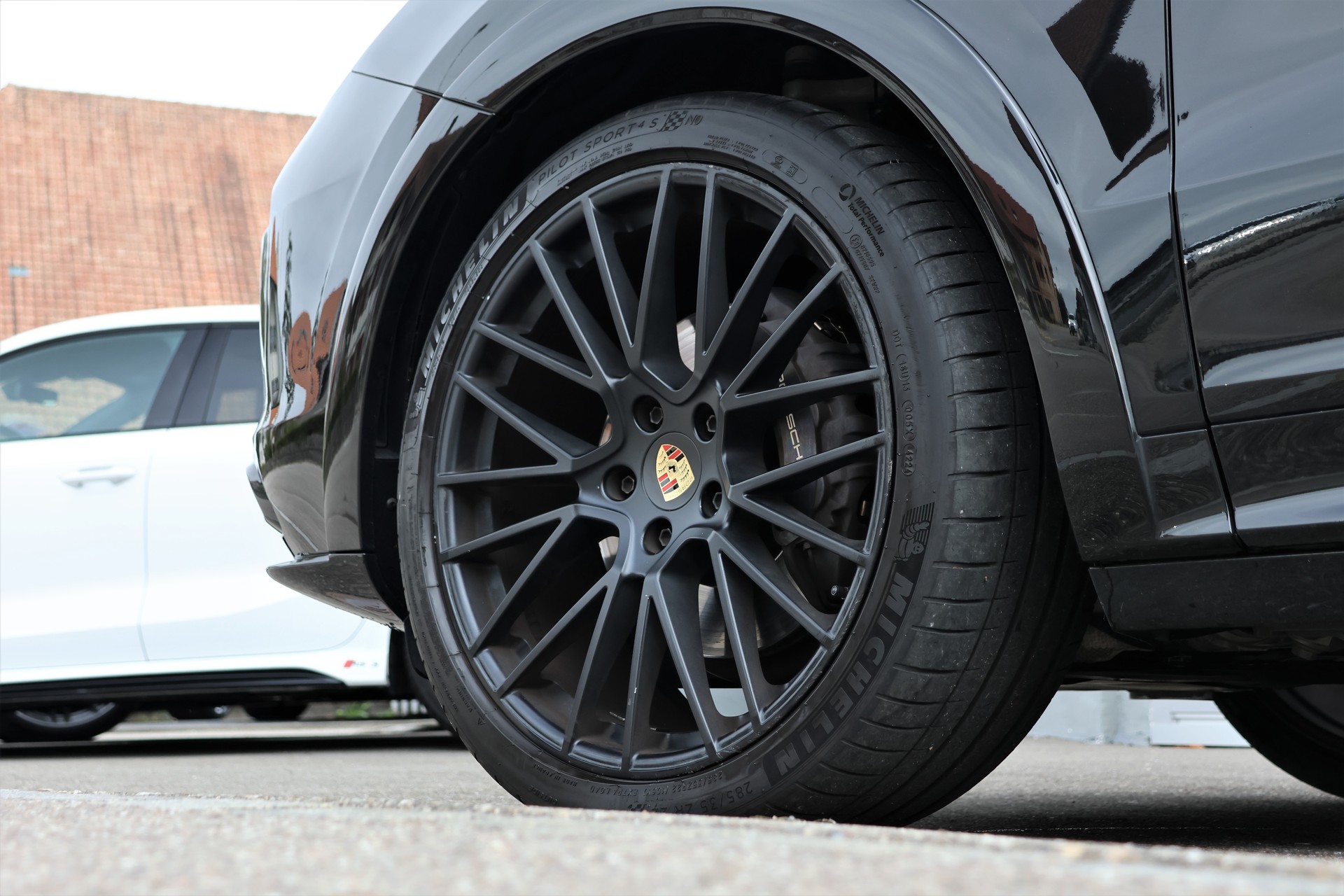PORSCHE Cayenne Coupé E-Hybrid Platinum Edition *BlackStyle*-image-8