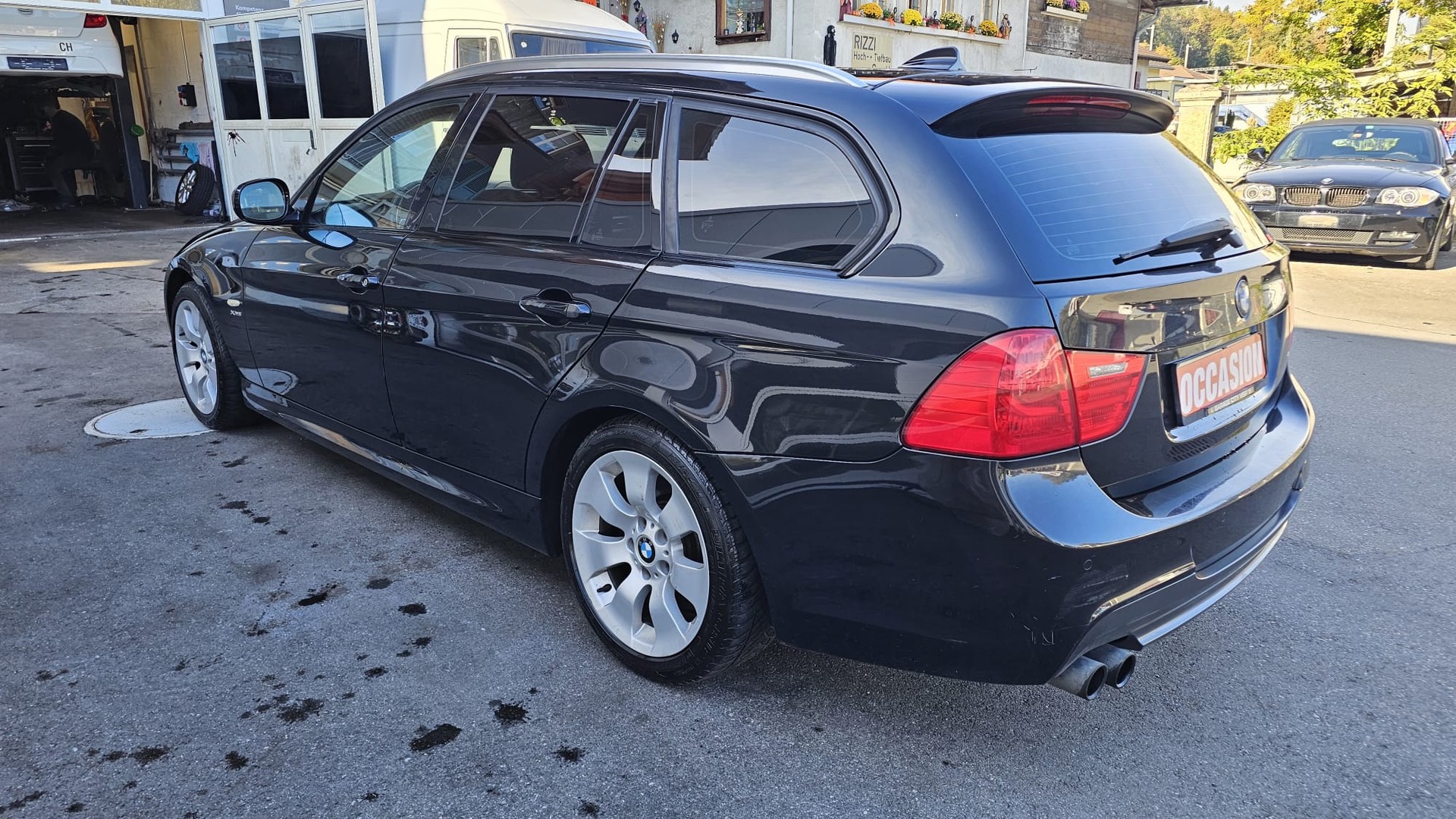 BMW 325i xDrive Touring Steptronic-image-6