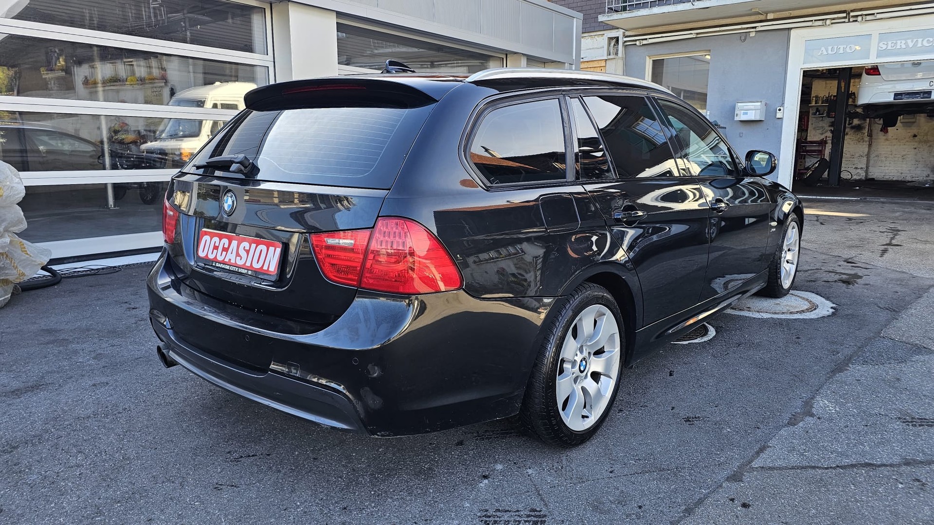 BMW 325i xDrive Touring Steptronic-image-5
