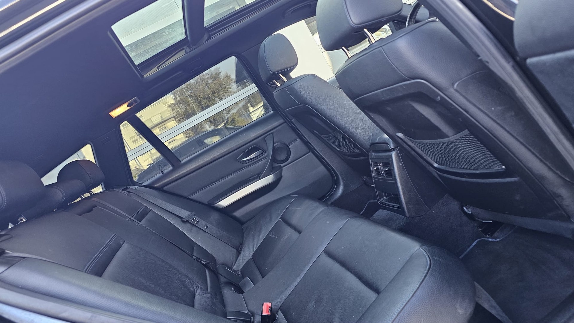 BMW 325i xDrive Touring Steptronic-image-10
