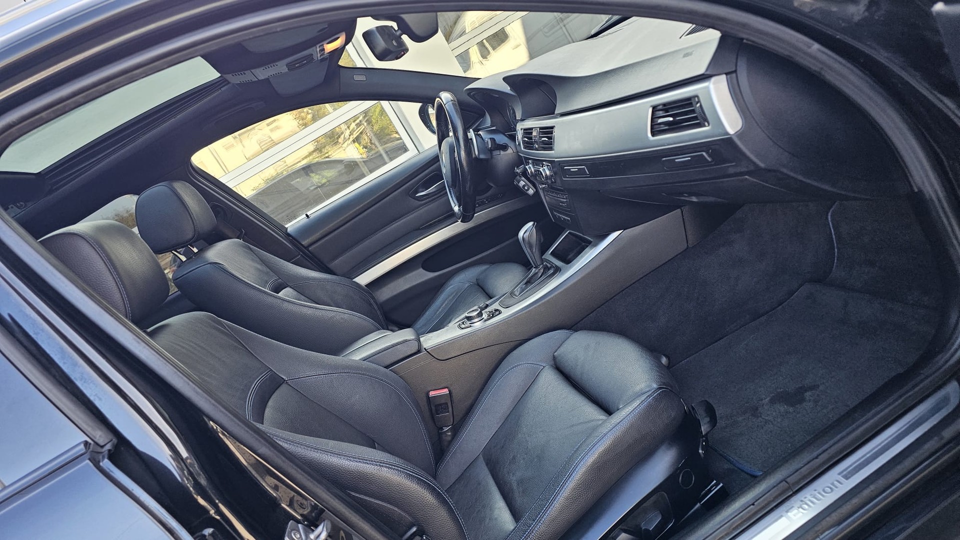 BMW 325i xDrive Touring Steptronic-image-9