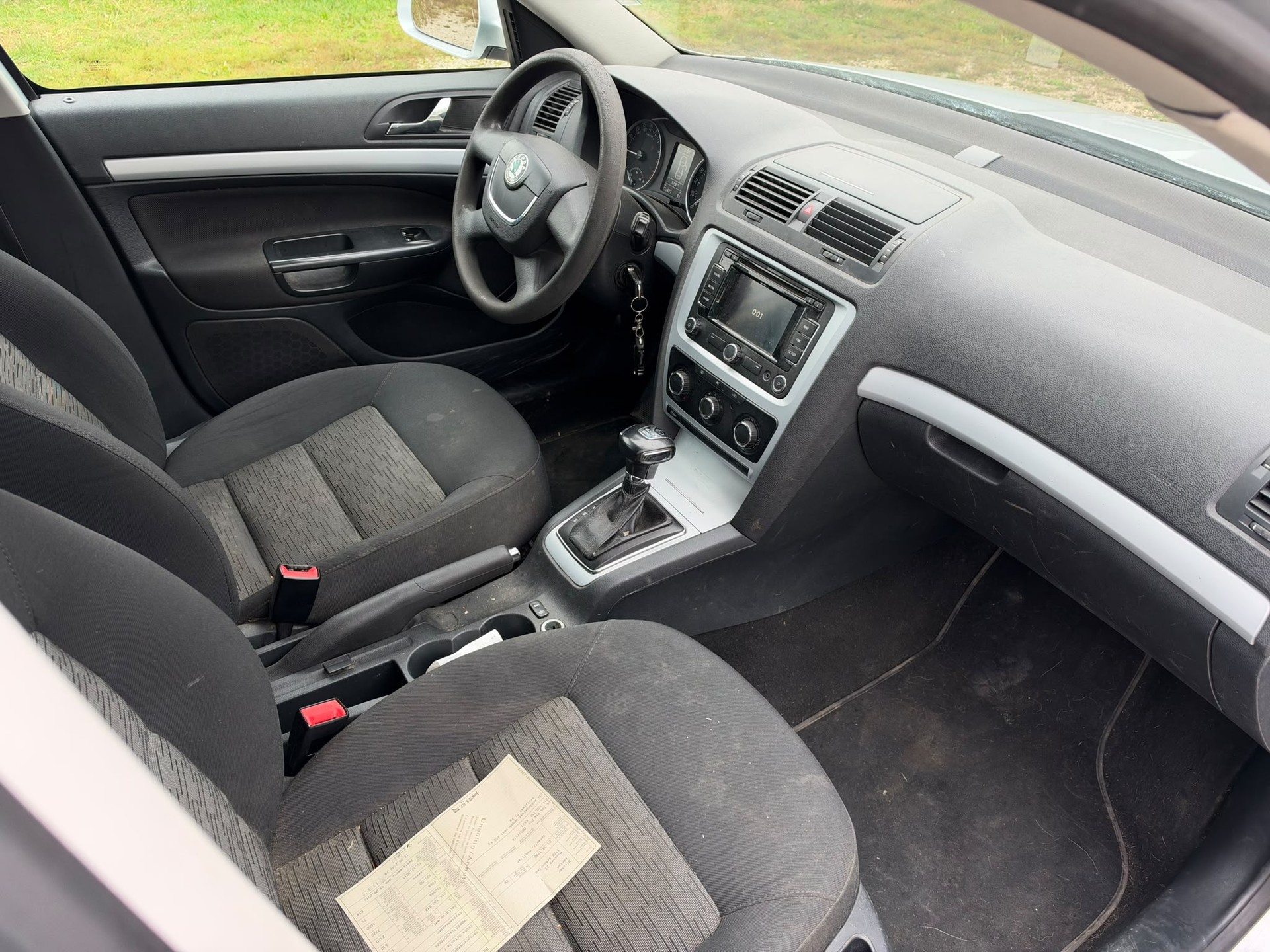 SKODA Octavia Combi 2.0 TDI Ambiente DSG-image-2