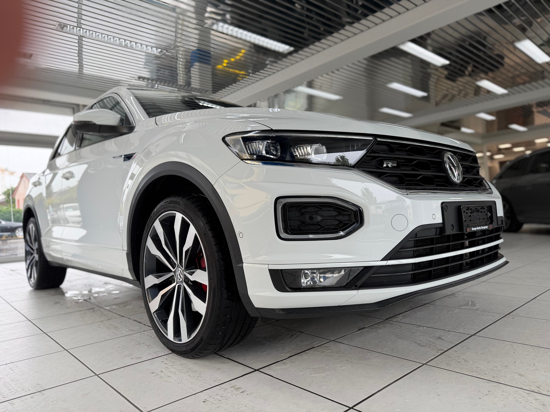 VW T-Roc 2.0 TSI Sport DSG 4Motion R-LINE-image-3