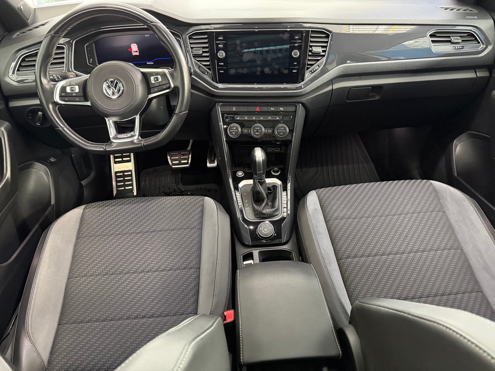 VW T-Roc 2.0 TSI Sport DSG 4Motion R-LINE-image-13
