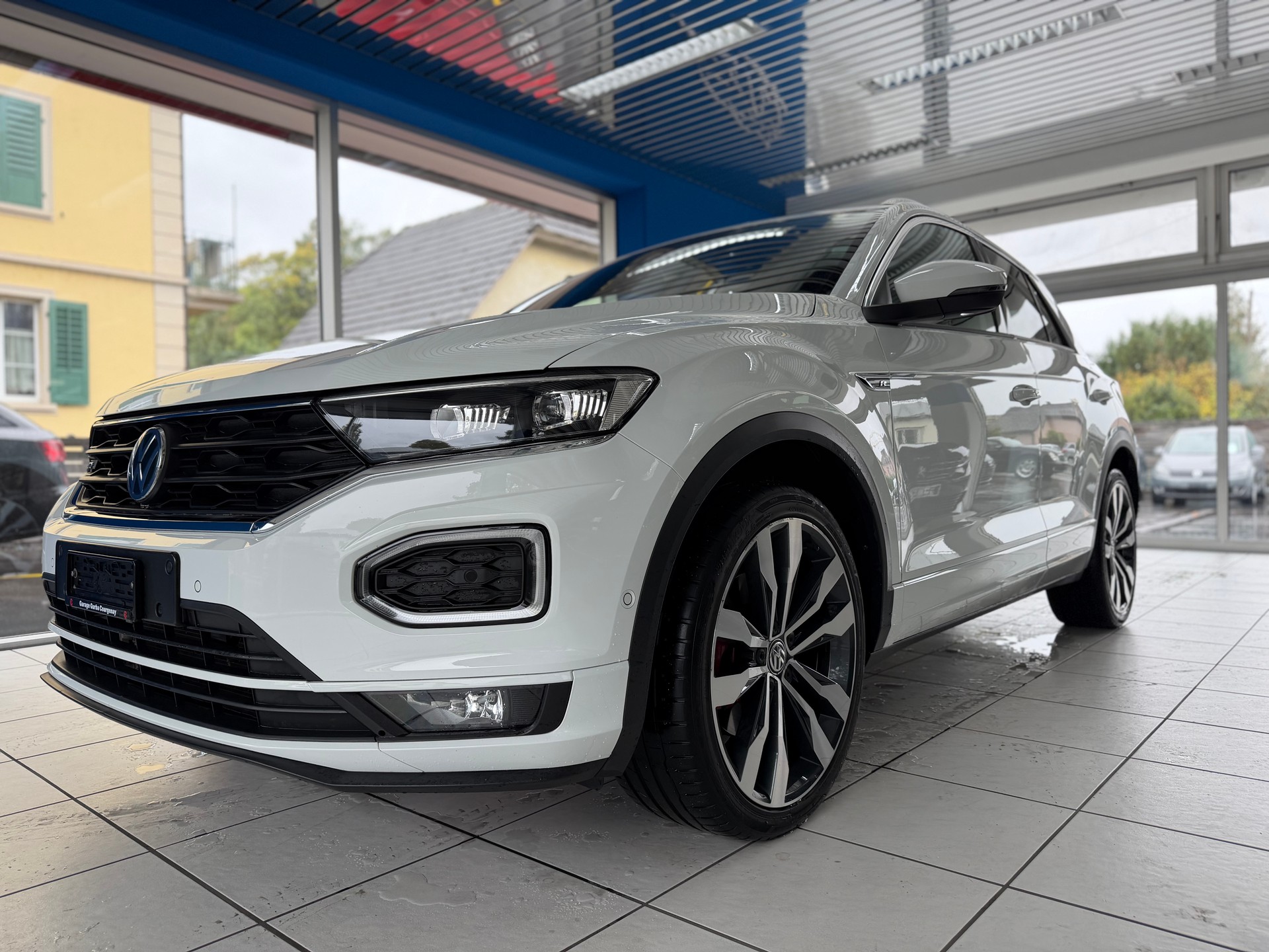 VW T-Roc 2.0 TSI Sport DSG 4Motion R-LINE-image-1
