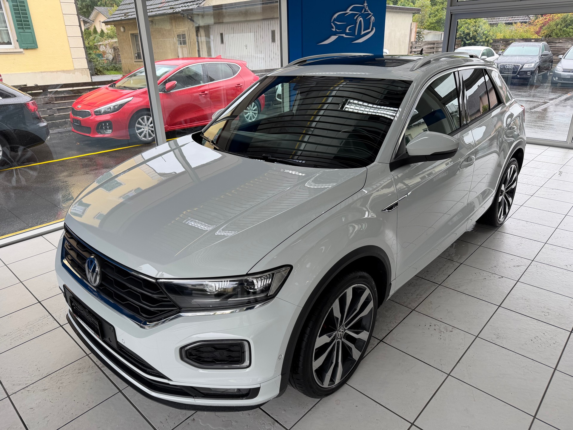 VW T-Roc 2.0 TSI Sport DSG 4Motion R-LINE-image-0