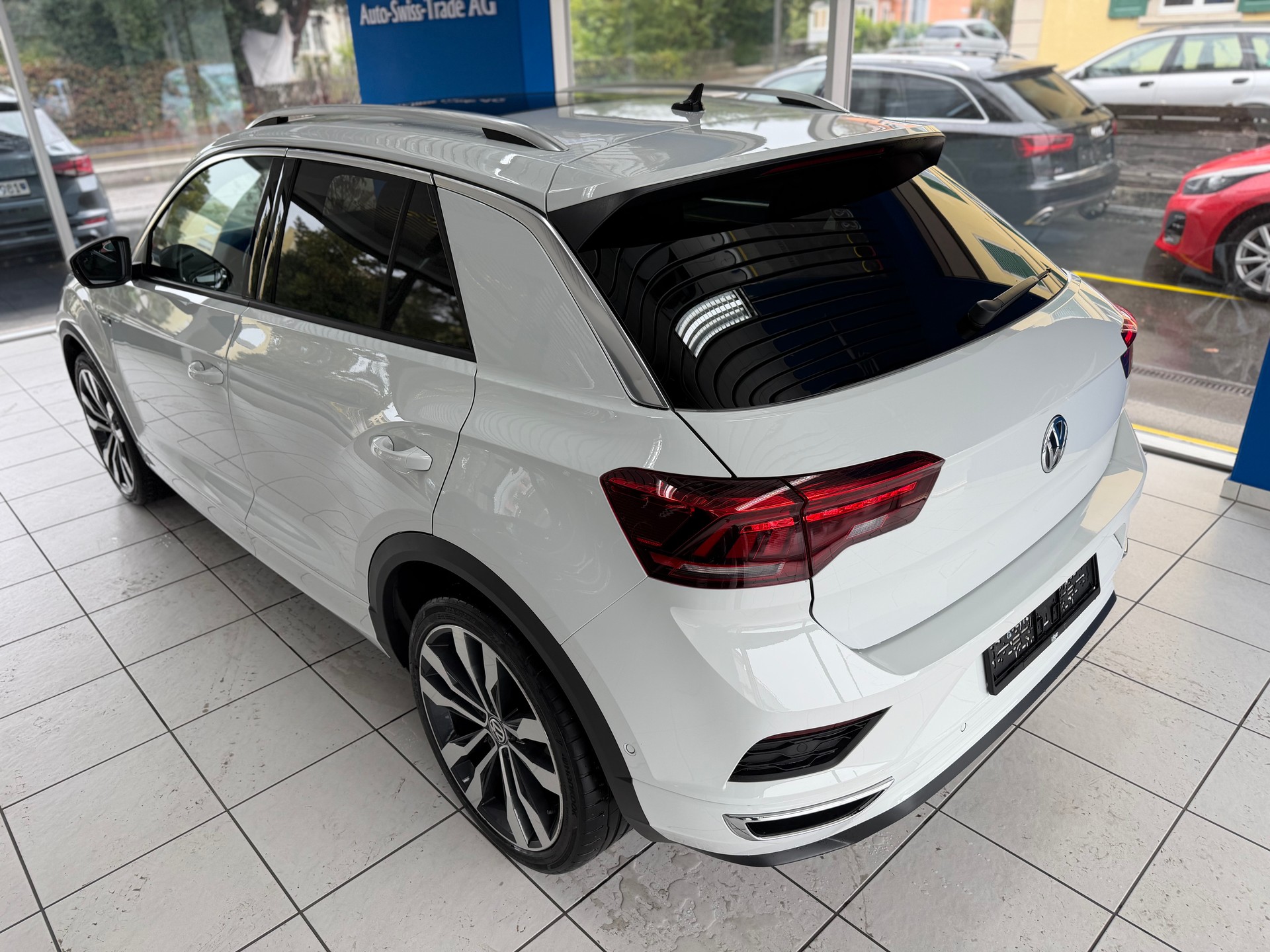 VW T-Roc 2.0 TSI Sport DSG 4Motion R-LINE-image-7