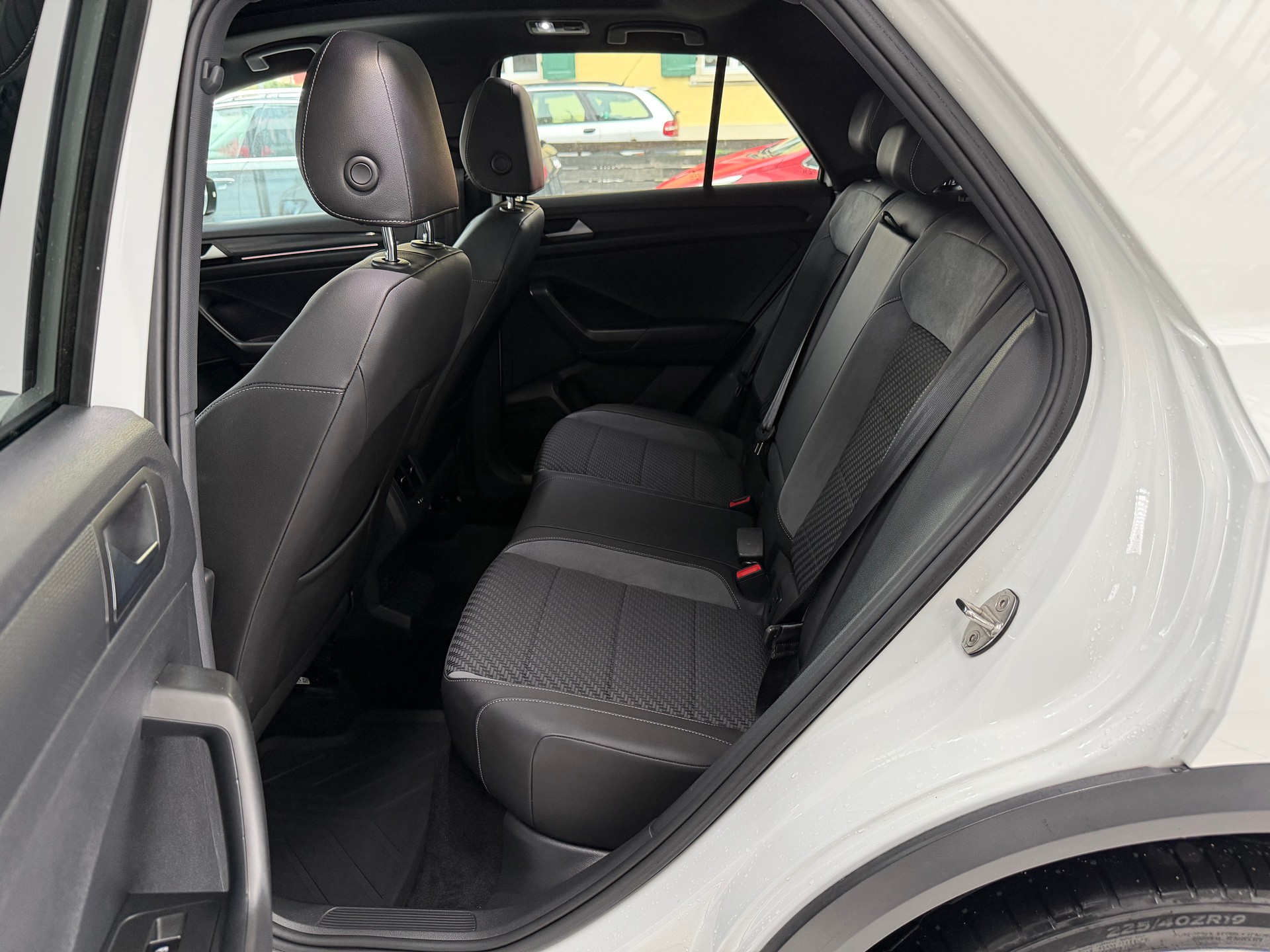 VW T-Roc 2.0 TSI Sport DSG 4Motion R-LINE-image-21