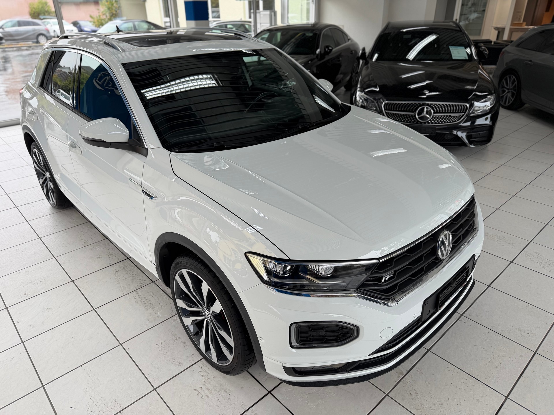 VW T-Roc 2.0 TSI Sport DSG 4Motion R-LINE-image-2