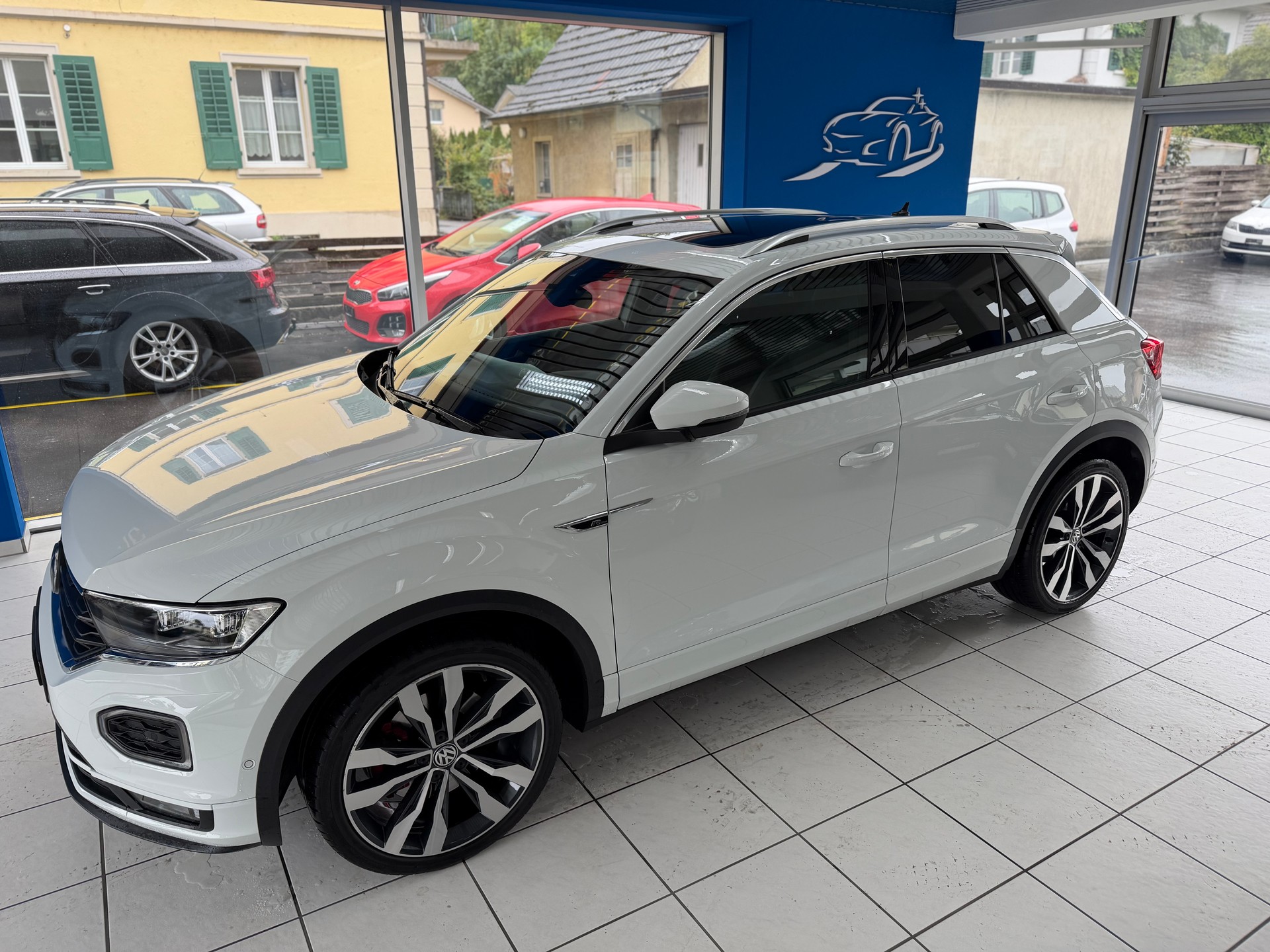 VW T-Roc 2.0 TSI Sport DSG 4Motion R-LINE-image-4