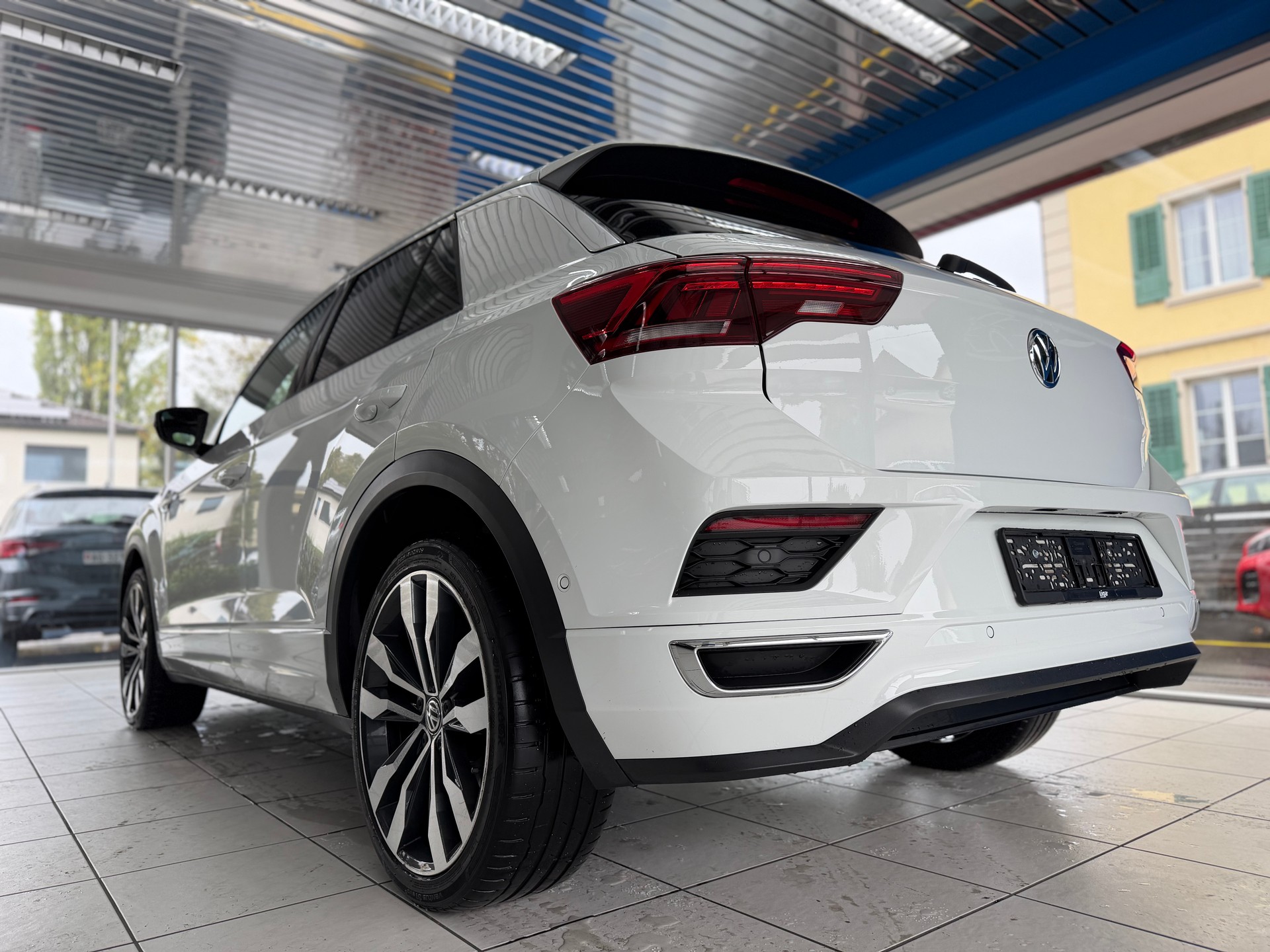 VW T-Roc 2.0 TSI Sport DSG 4Motion R-LINE-image-8