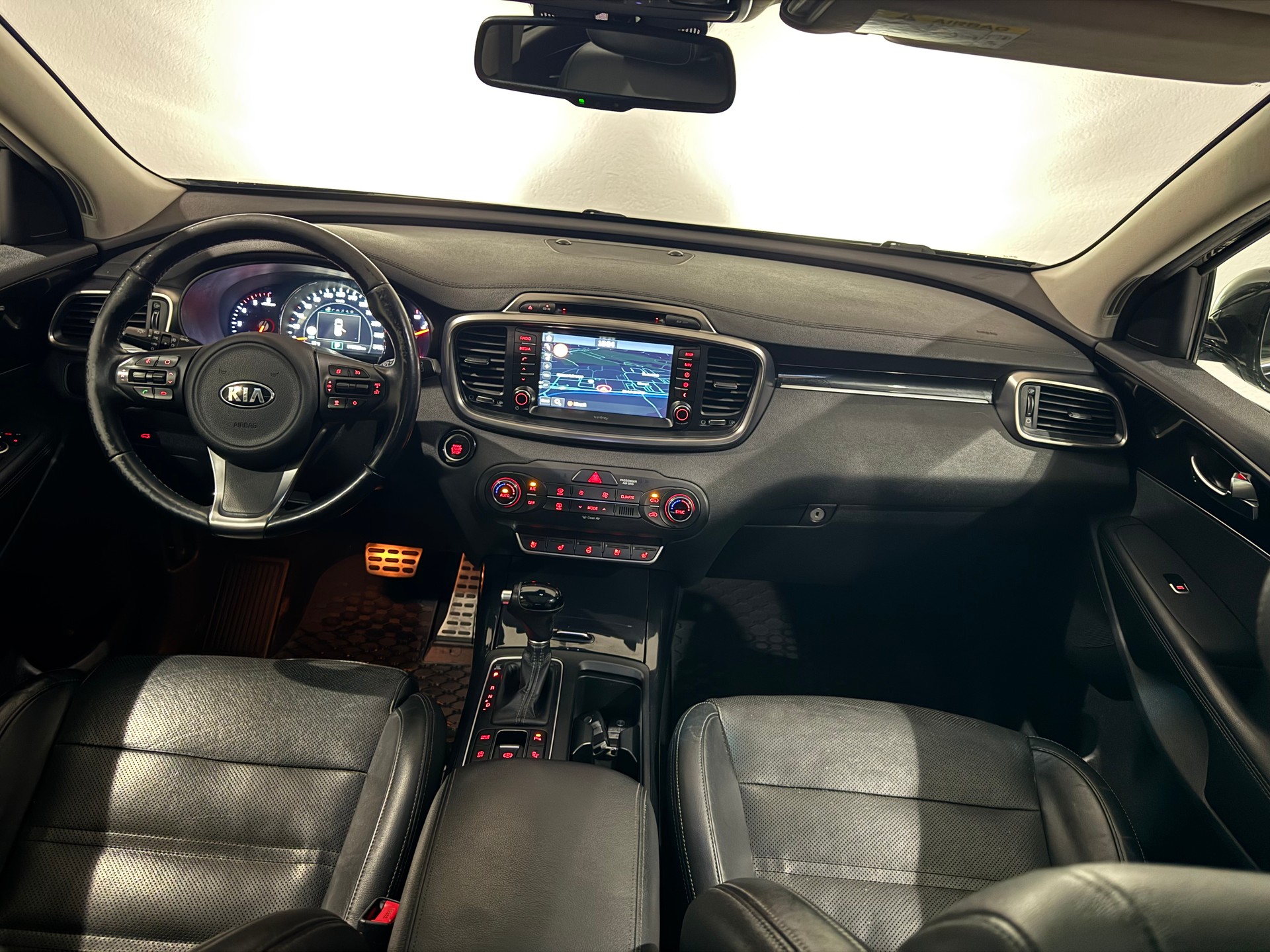 KIA Sorento 2.2 CRDI Style 5P. Automatic-image-16