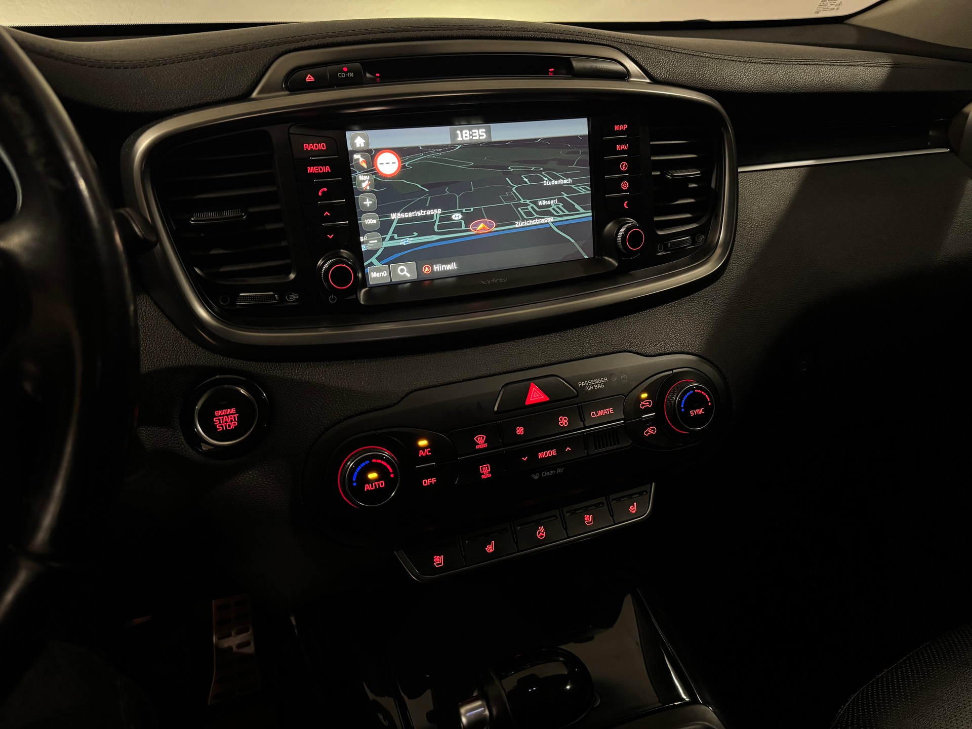 KIA Sorento 2.2 CRDI Style 5P. Automatic-image-19