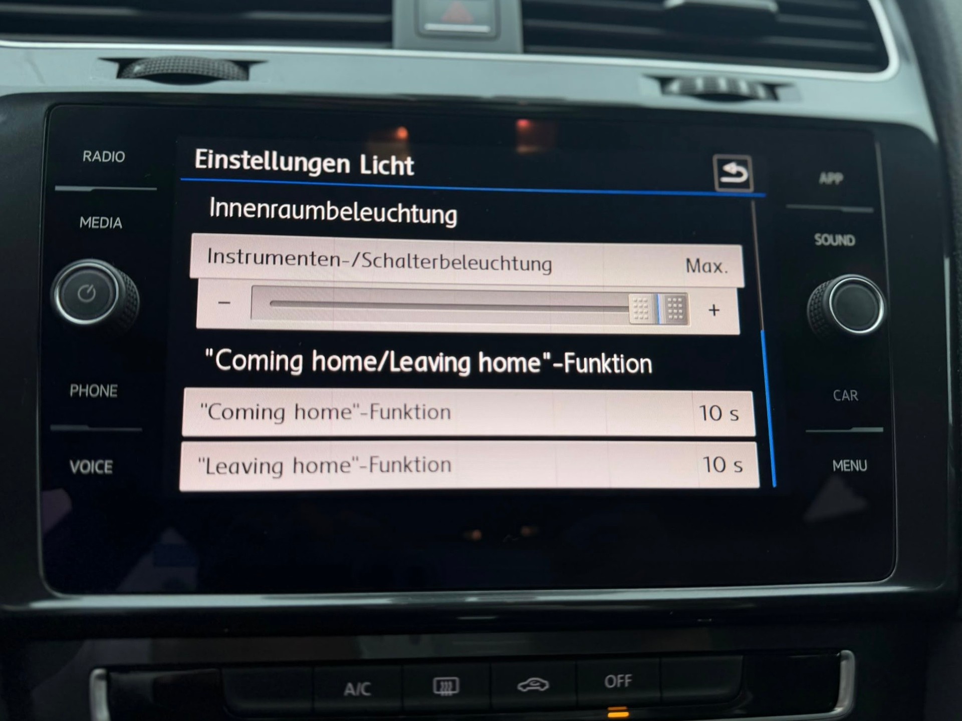 VW Golf 1.6 TDI Comfortline DSG-image-14