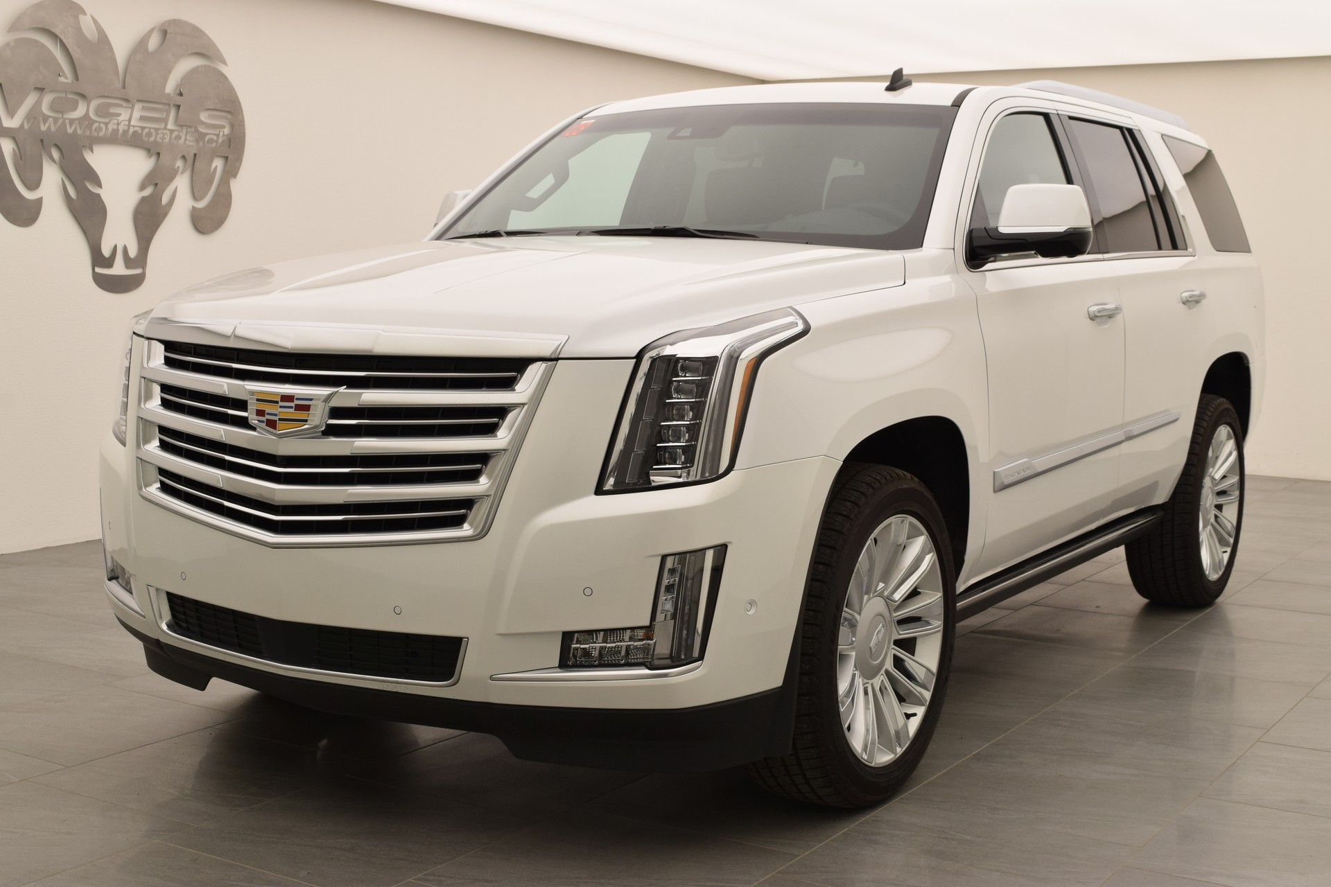 CADILLAC Escalade 6.2 Platinum-image-1