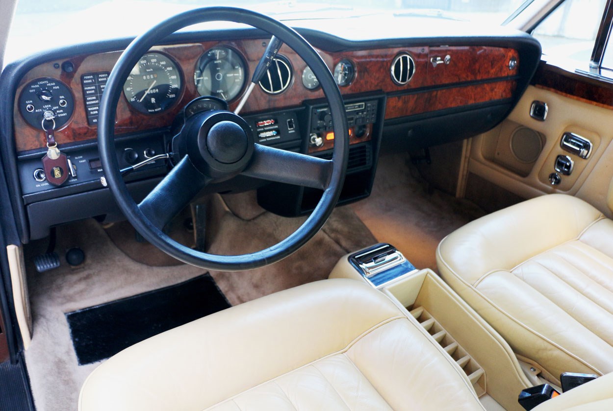 ROLLS-ROYCE CORNICHE Coupé-image-6