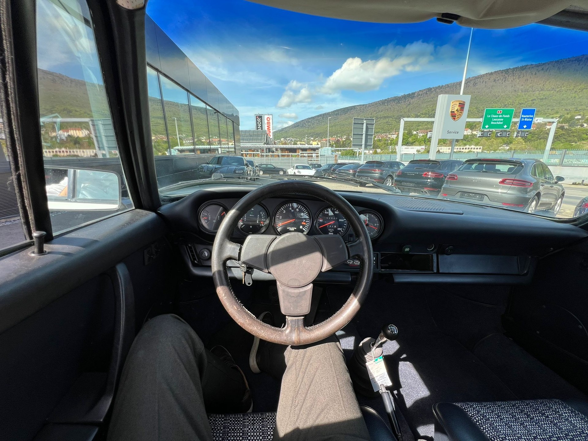 PORSCHE 911 Carrera 2.7-image-8