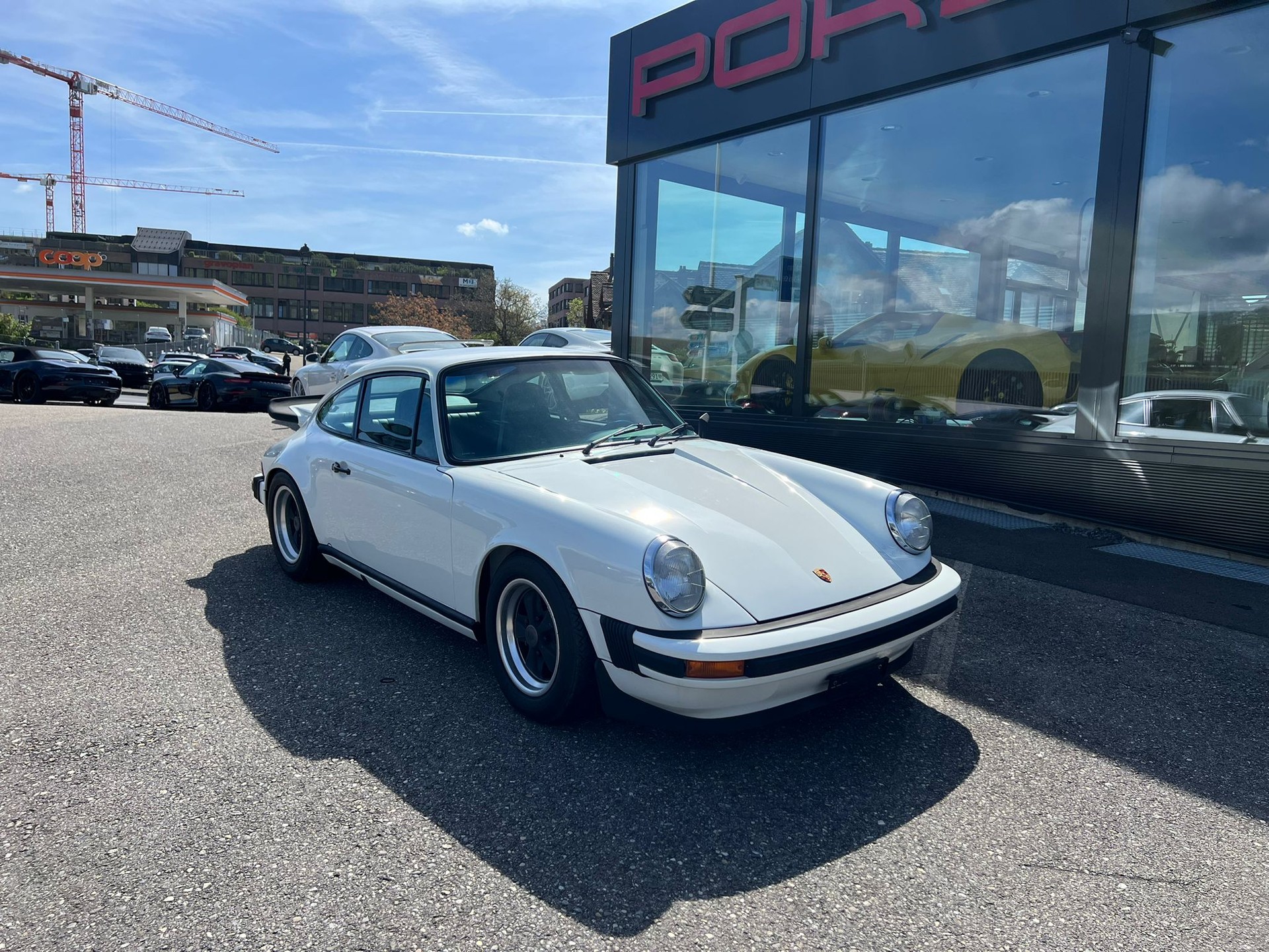 PORSCHE 911 Carrera 2.7-image-1