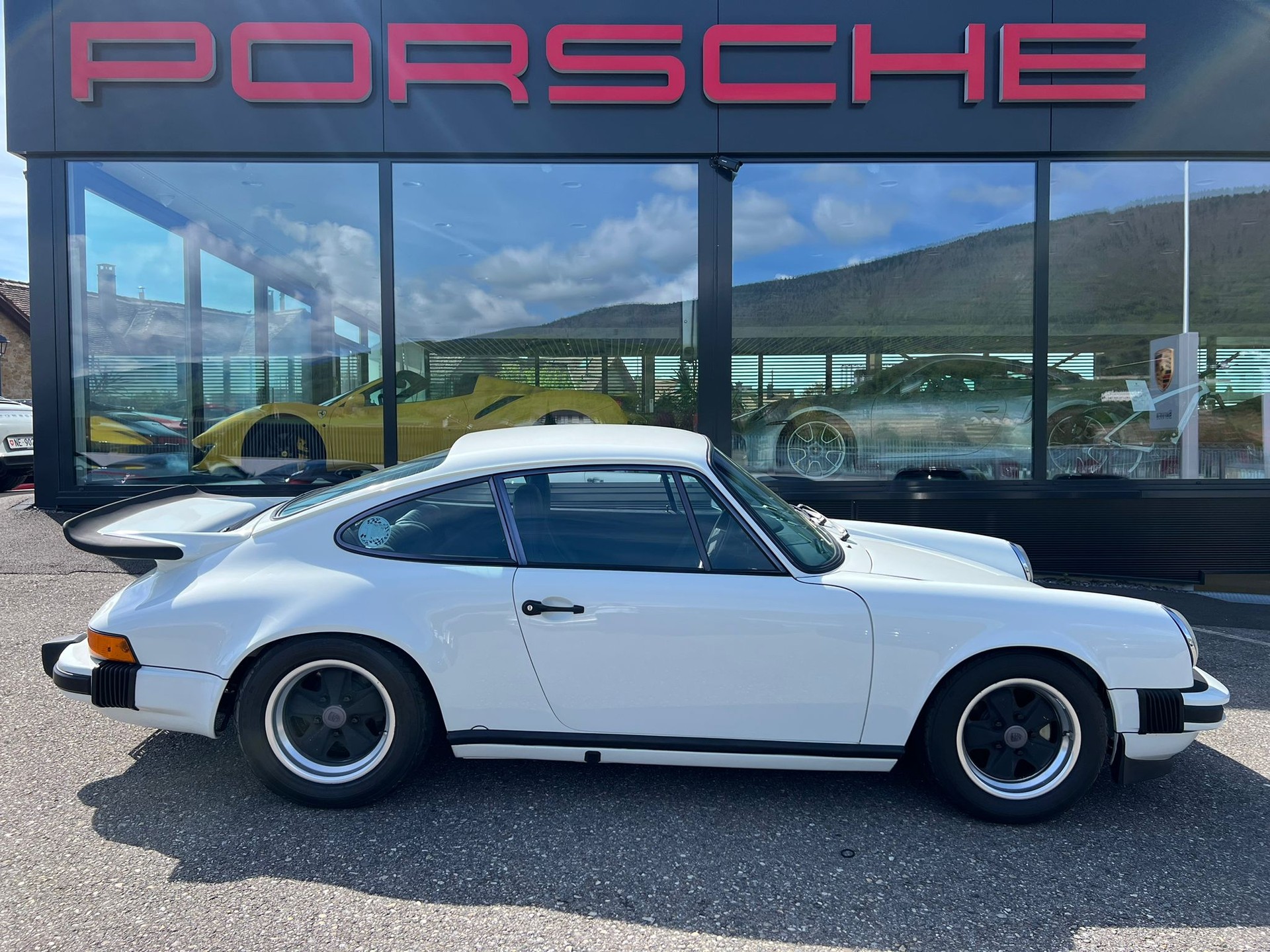 PORSCHE 911 Carrera 2.7-image-0