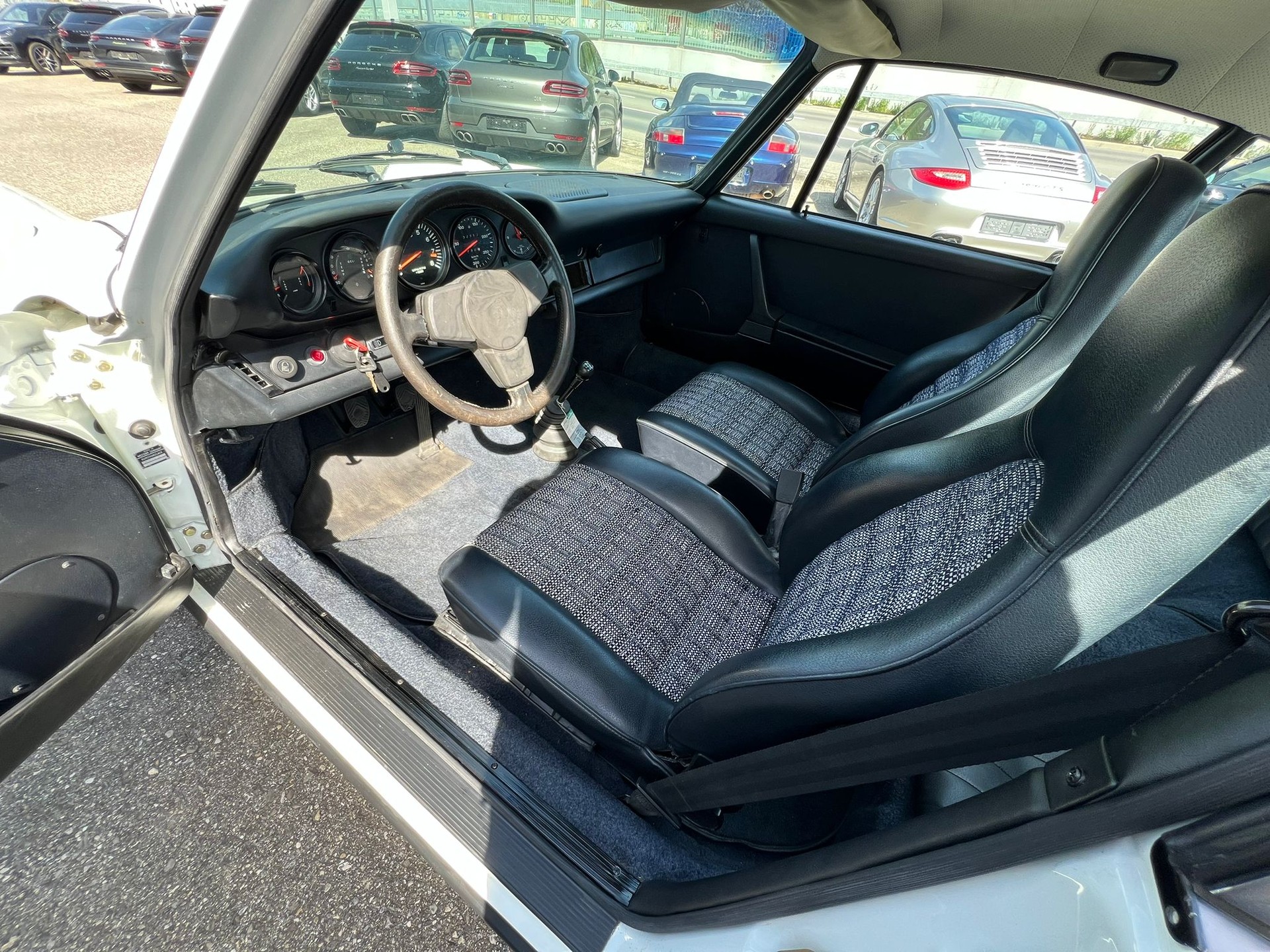 PORSCHE 911 Carrera 2.7-image-6