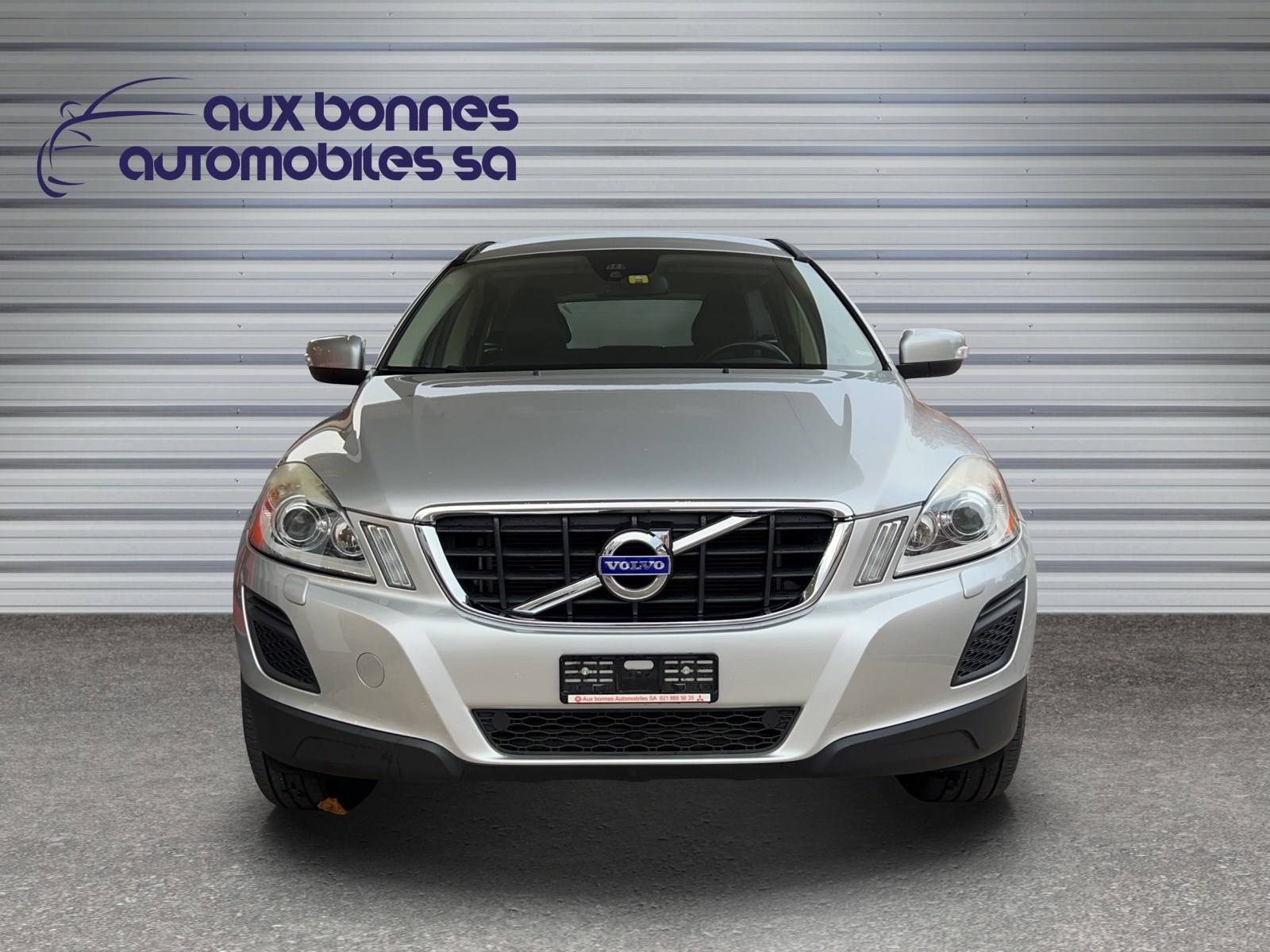 VOLVO XC60 D5 AWD Momentum Geartronic-image-6