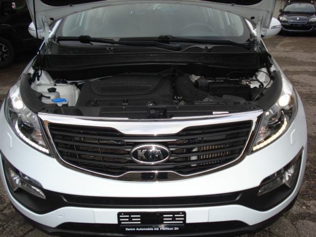 KIA Sportage 2.0 CRDi Style 4WD Automatic-image-1