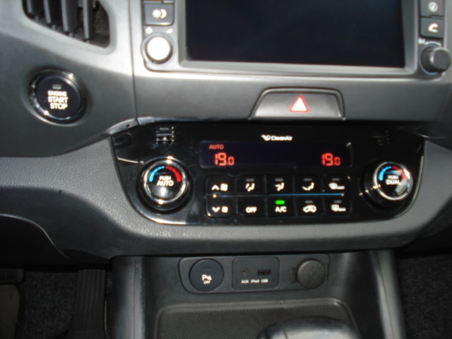 KIA Sportage 2.0 CRDi Style 4WD Automatic-image-7
