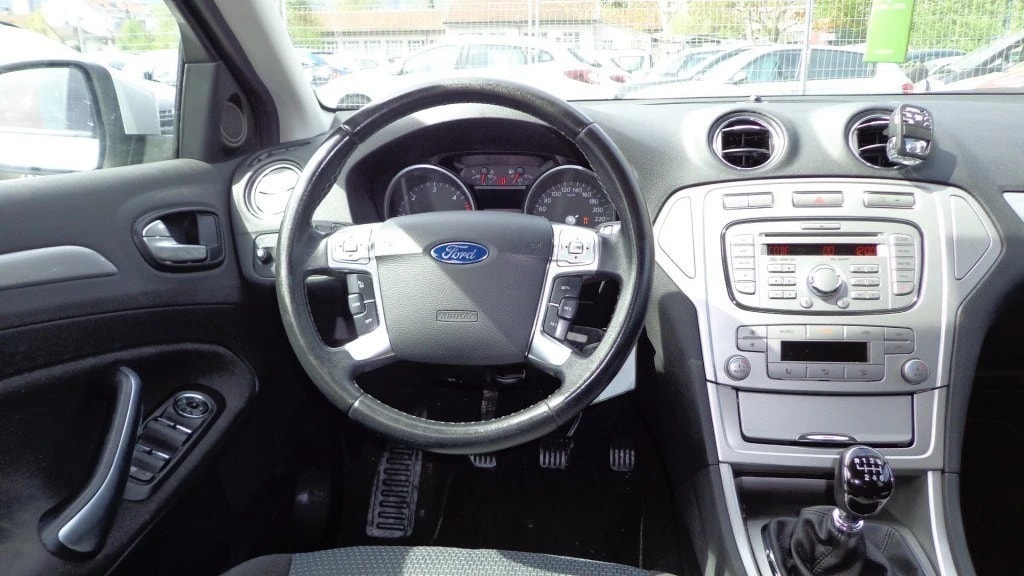 FORD Mondeo 2.0 TDCi 16V Carving * Klimaauto ** Tempomat ** Park Sensor v&h ** Frisch Ab MFK-image-2